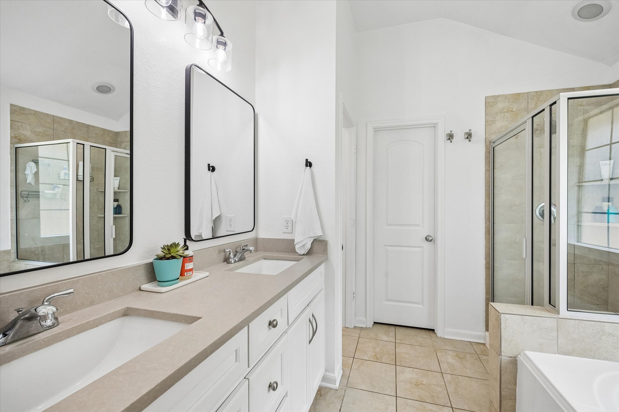 1407 Summer Court Property Photo 26