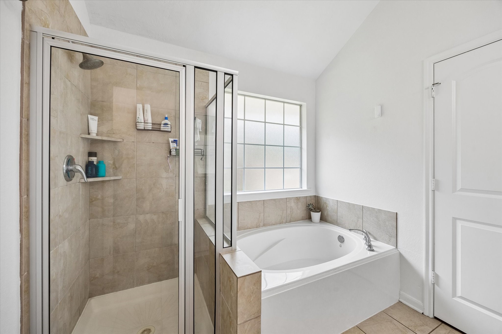 1407 Summer Court Property Photo 27