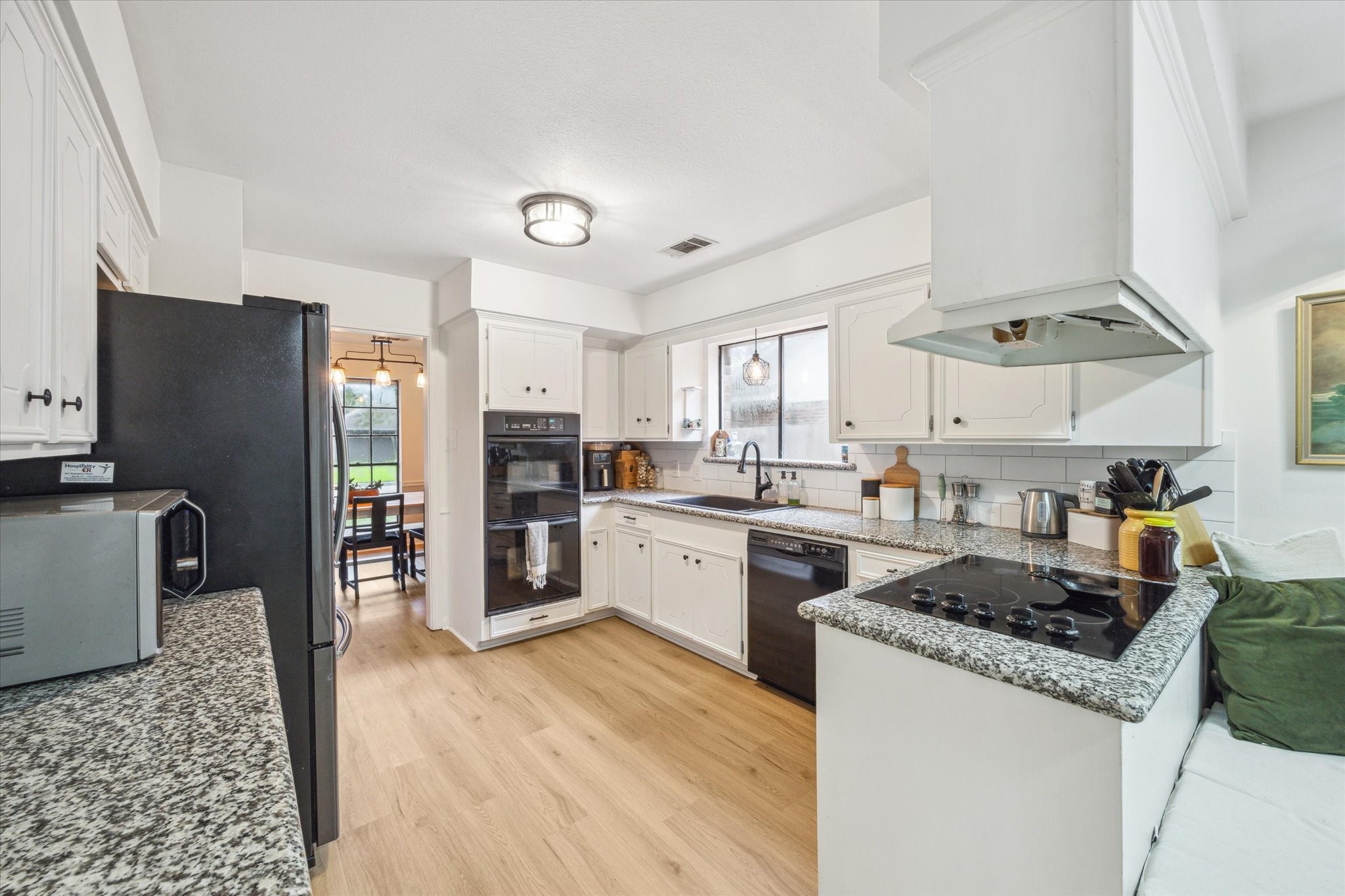 18407 Point Lookout Drive Property Photo 13