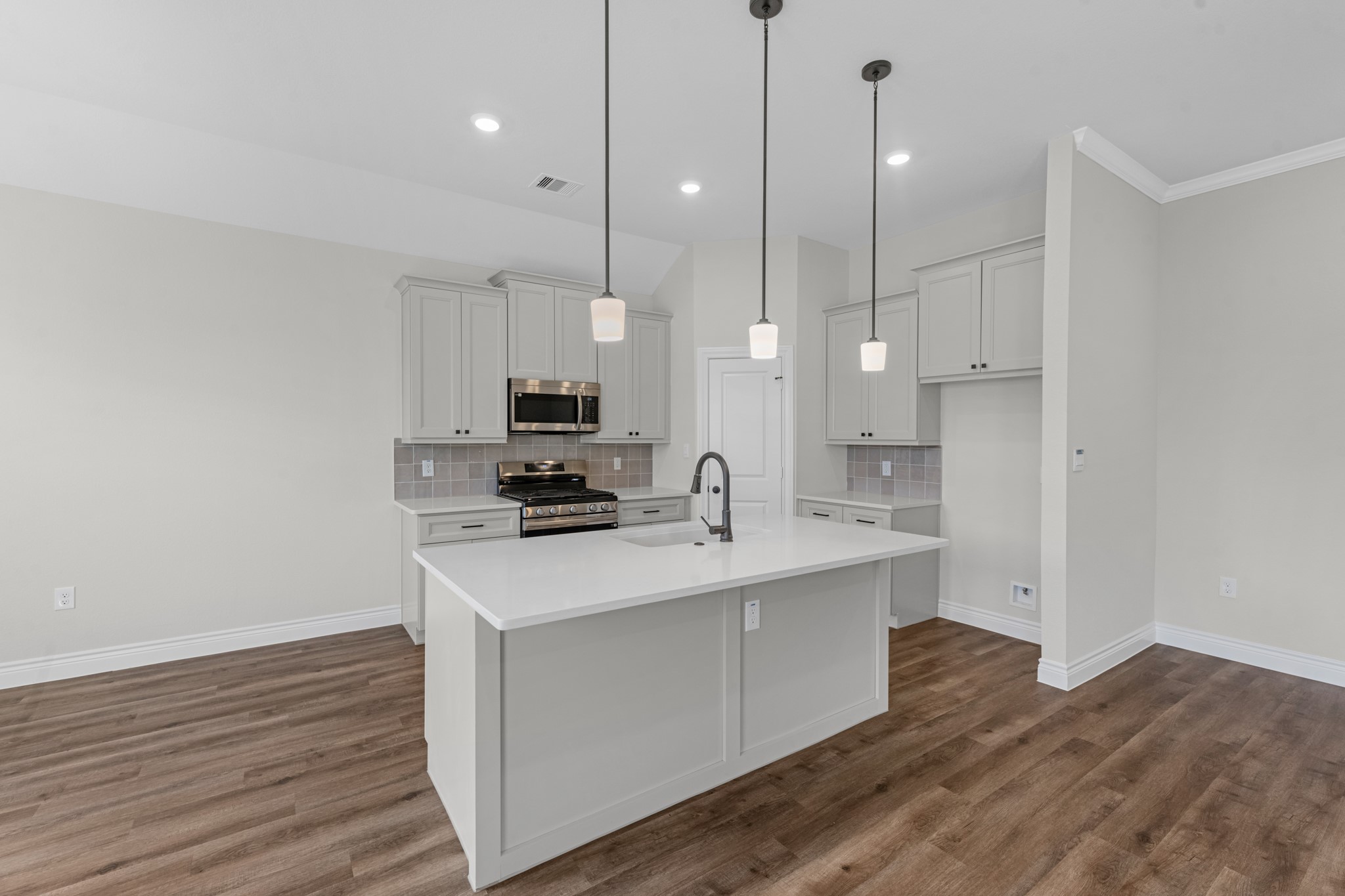 10340 Woodhill Spa Lane Property Photo 4