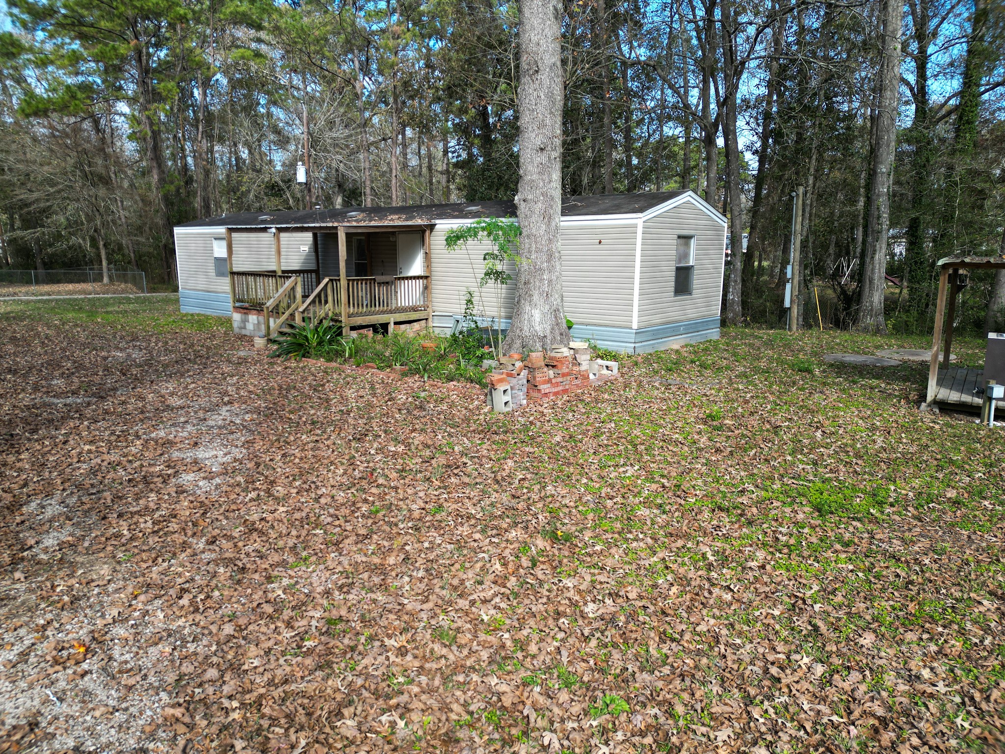 71 County Road 4282 Property Photo 4