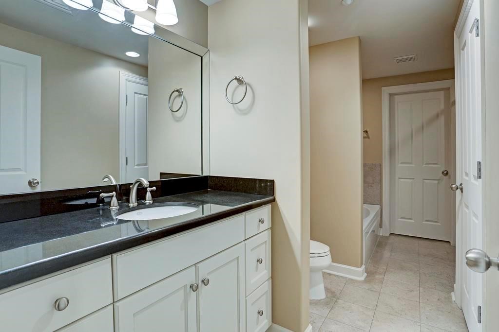 914 Main Street 1107 Property Photo 4