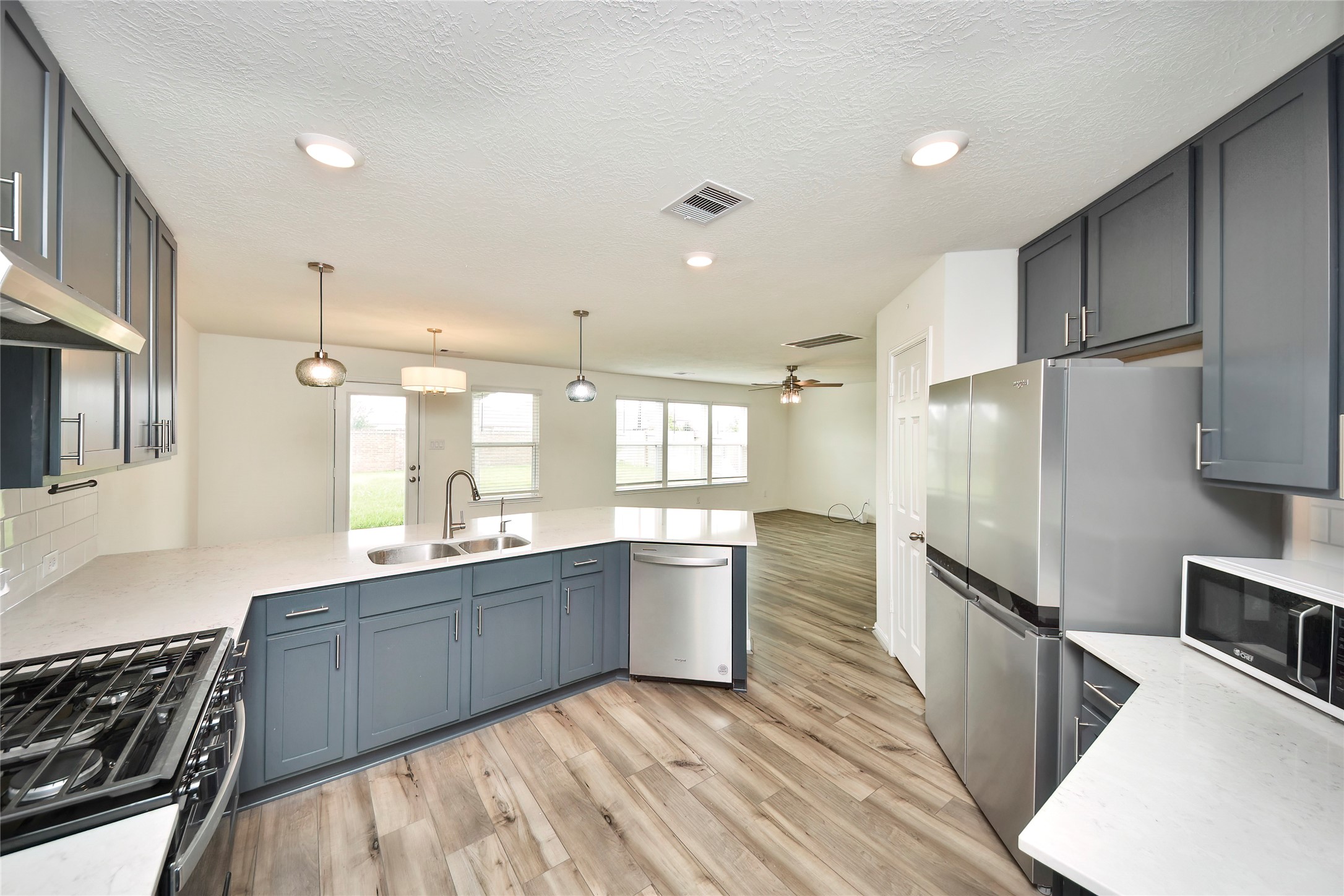 2916 Shimmer Edge Drive Property Photo 18