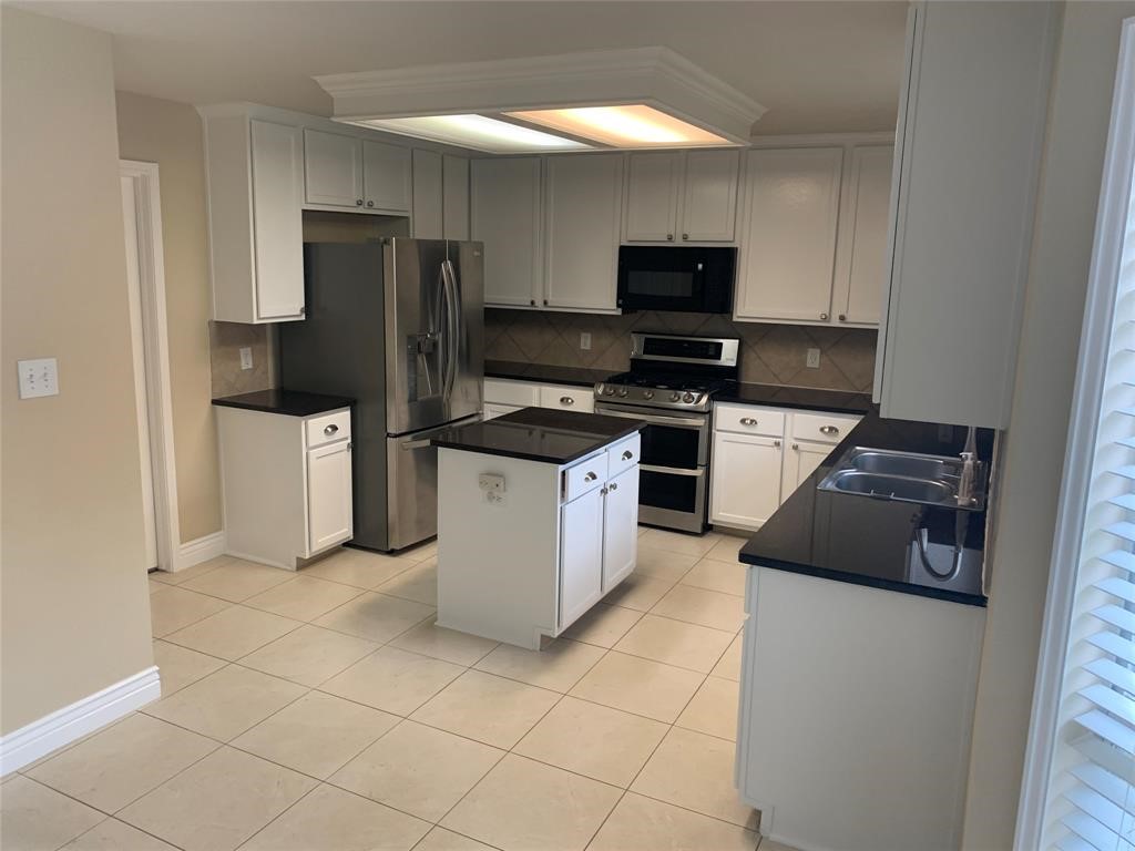 18019 Oak Orchard Lane Property Photo 9