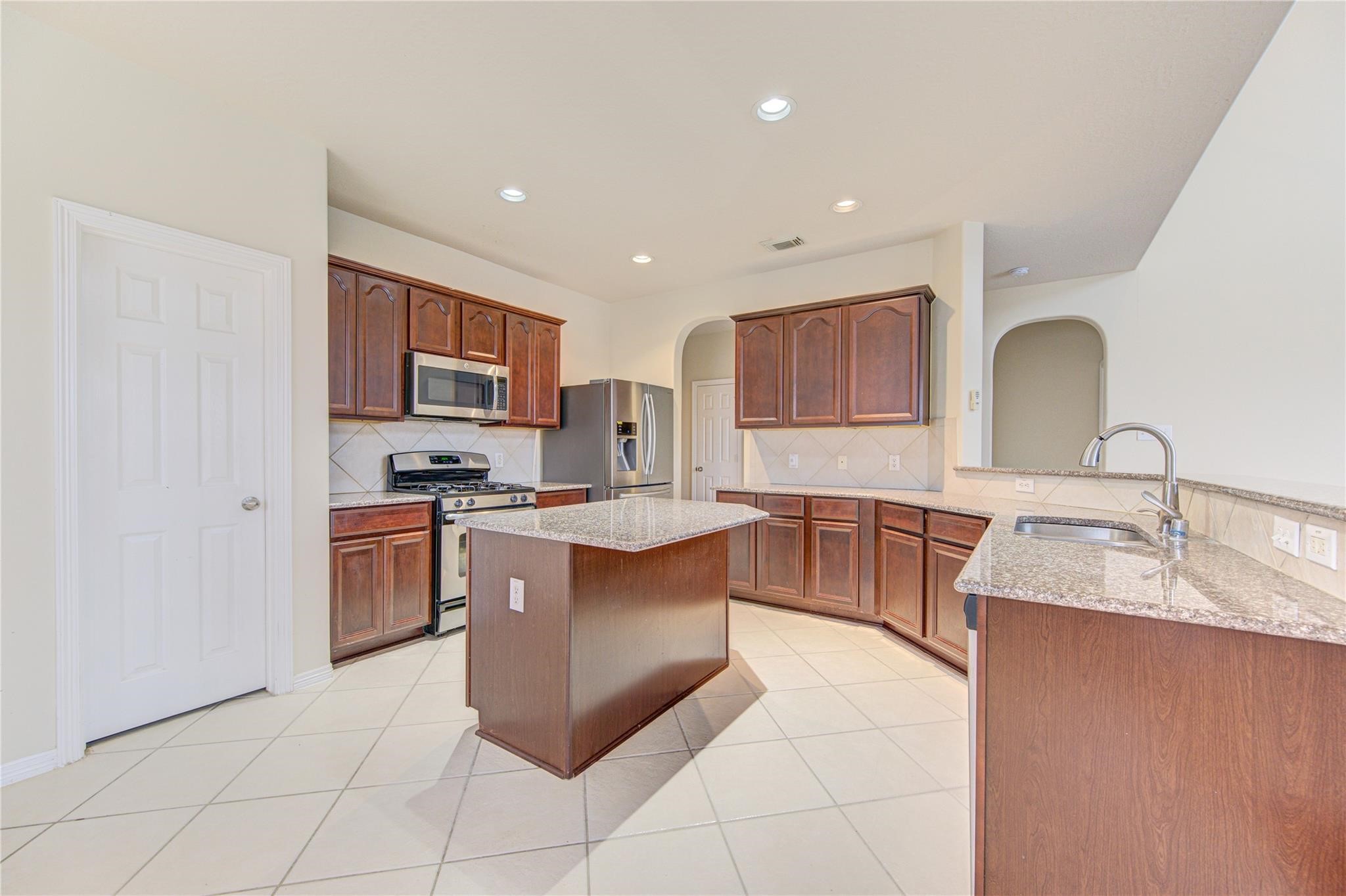 5007 Jade Cove Court Property Photo 12