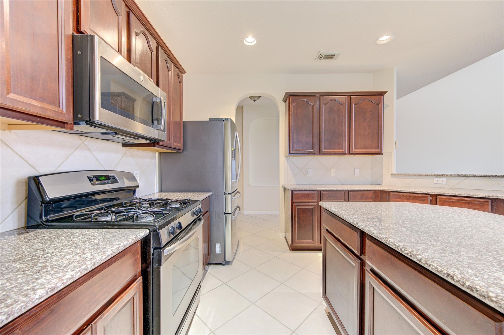 5007 Jade Cove Court Property Photo 13
