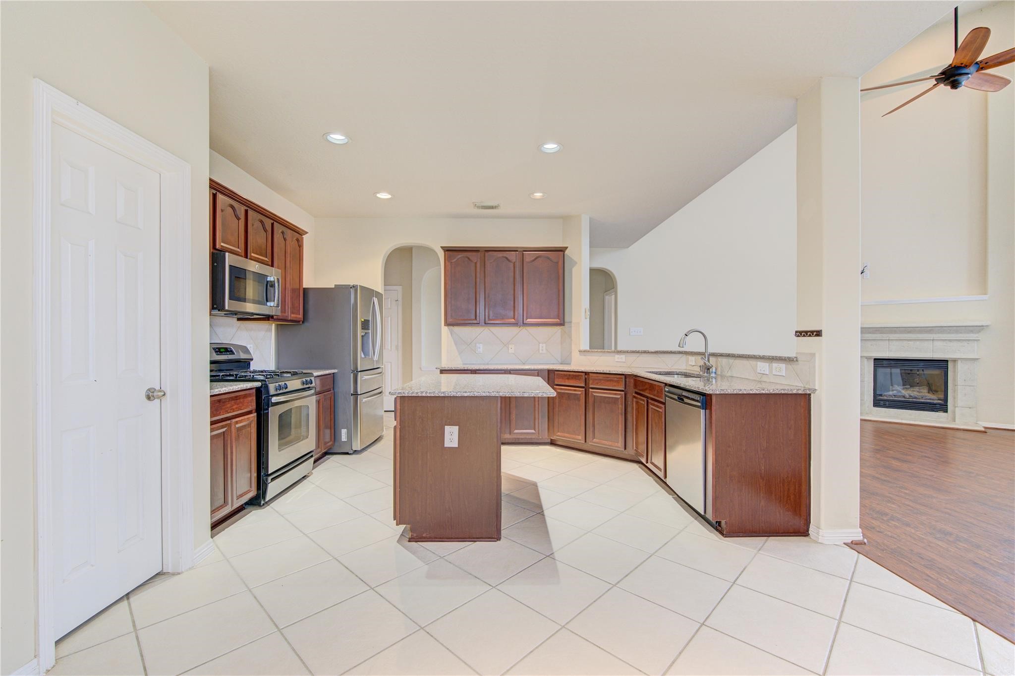5007 Jade Cove Court Property Photo 14