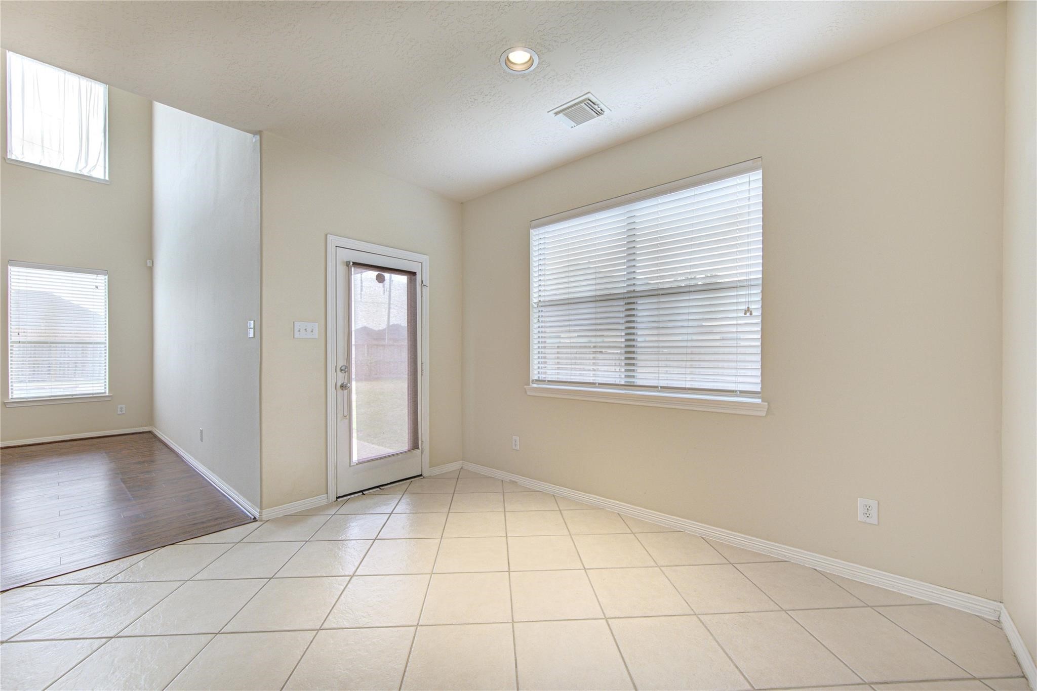 5007 Jade Cove Court Property Photo 16