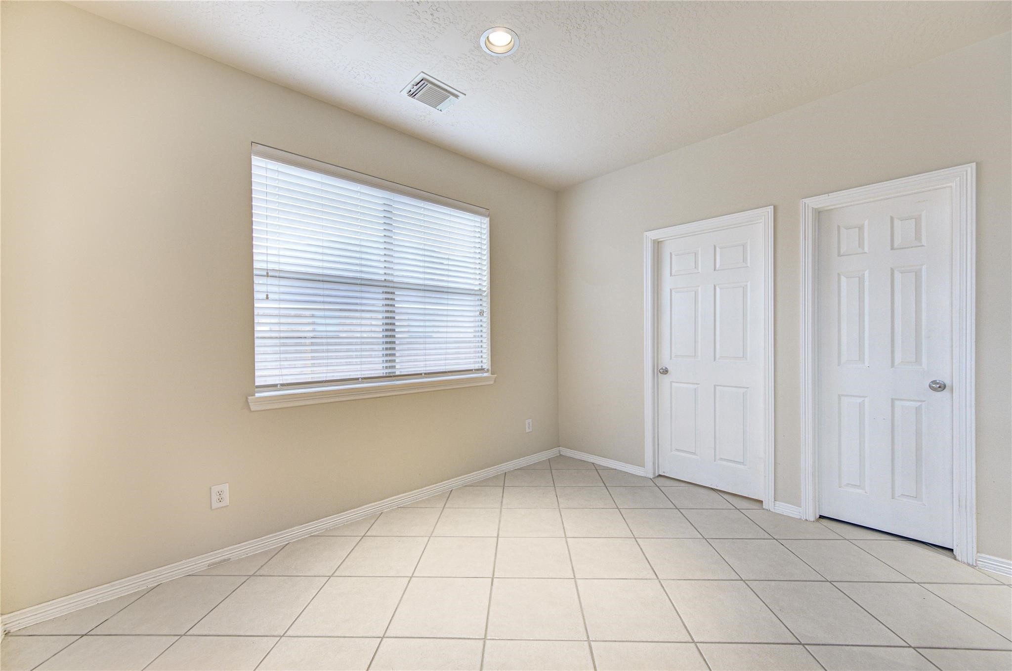 5007 Jade Cove Court Property Photo 17