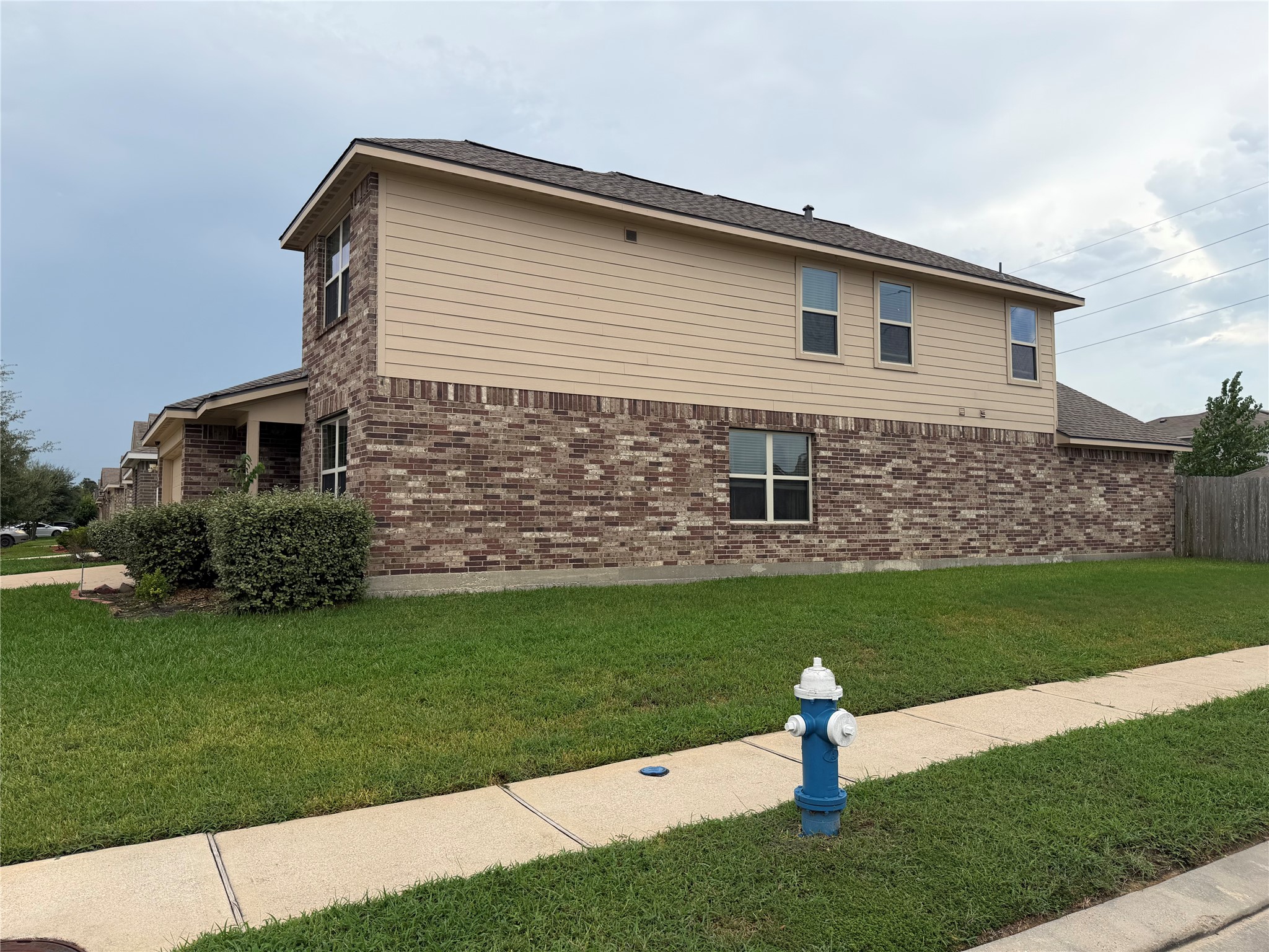 23151 Robbers Nest Dr Property Photo 4