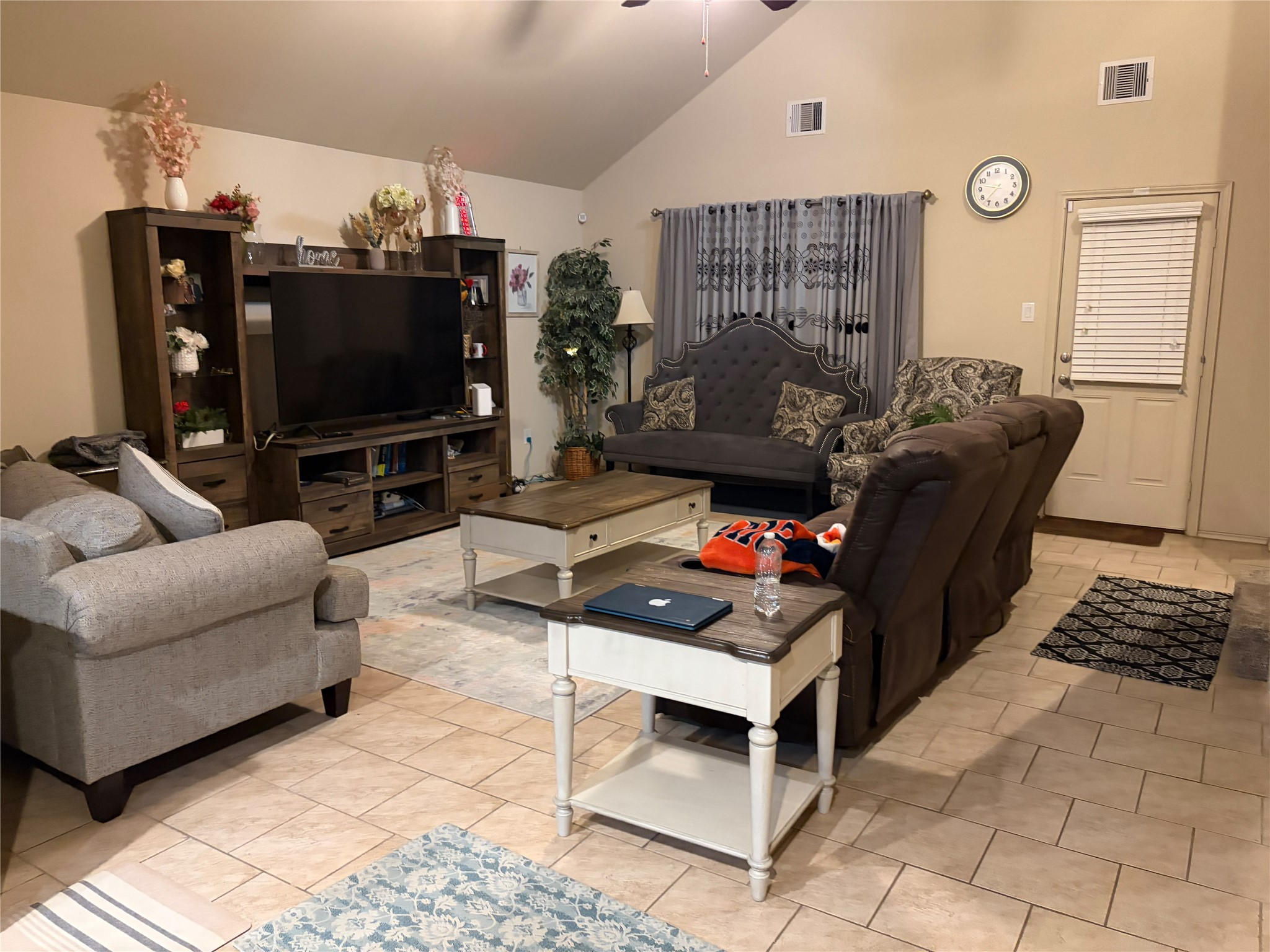 23151 Robbers Nest Dr Property Photo 6
