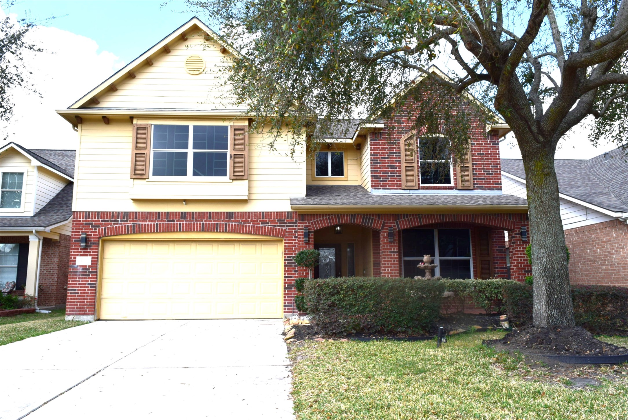 4911 Dwarf Honey Suckle Court Property Photo 2