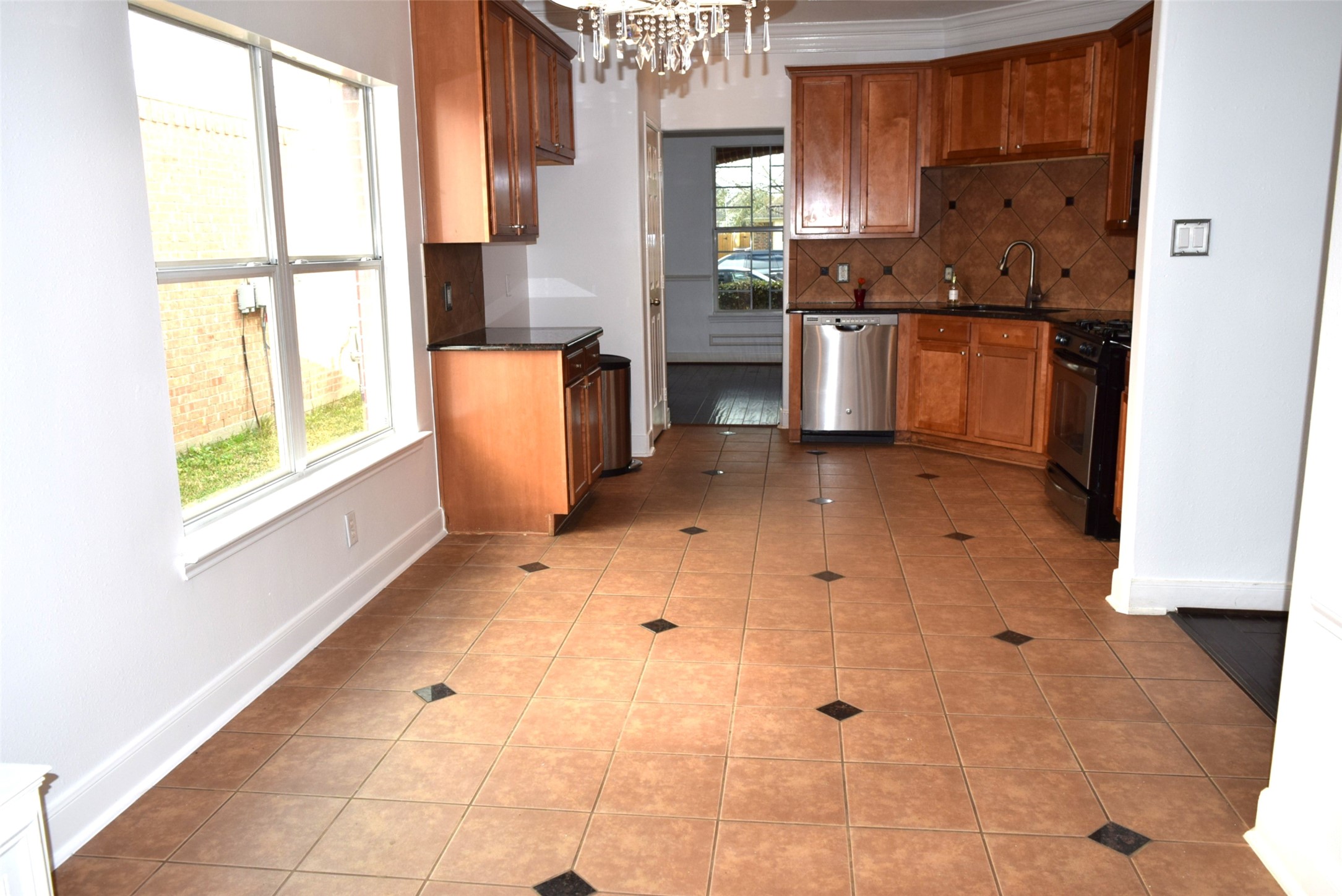 4911 Dwarf Honey Suckle Court Property Photo 9