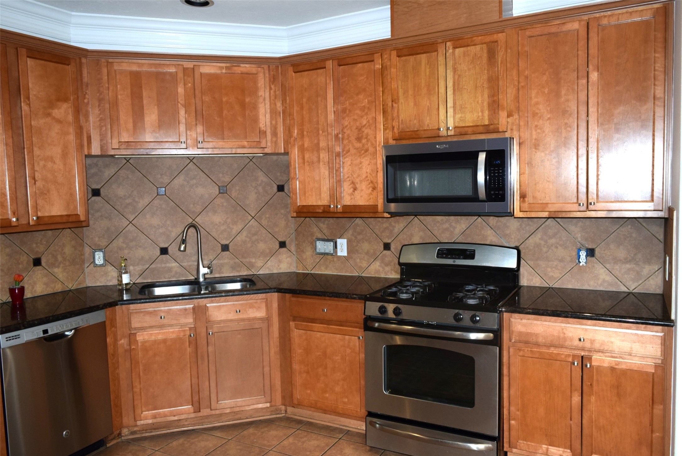 4911 Dwarf Honey Suckle Court Property Photo 10