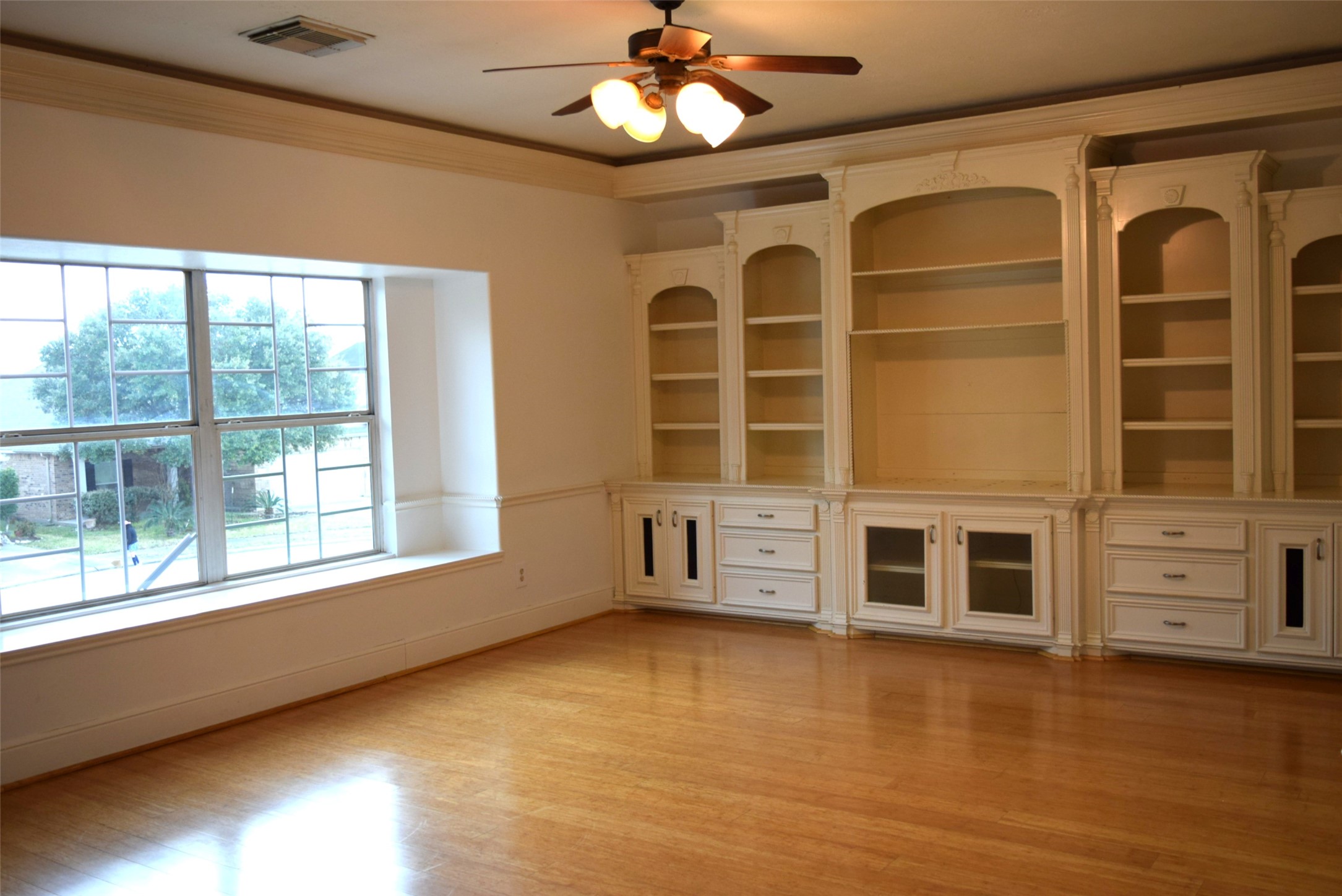 4911 Dwarf Honey Suckle Court Property Photo 15