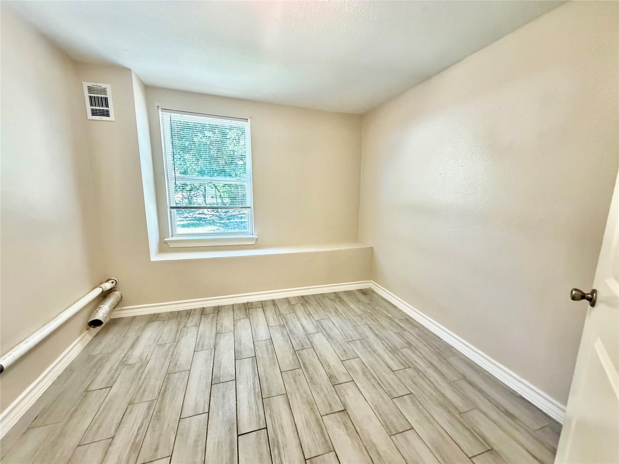 920 Vivian Ave Property Photo 15