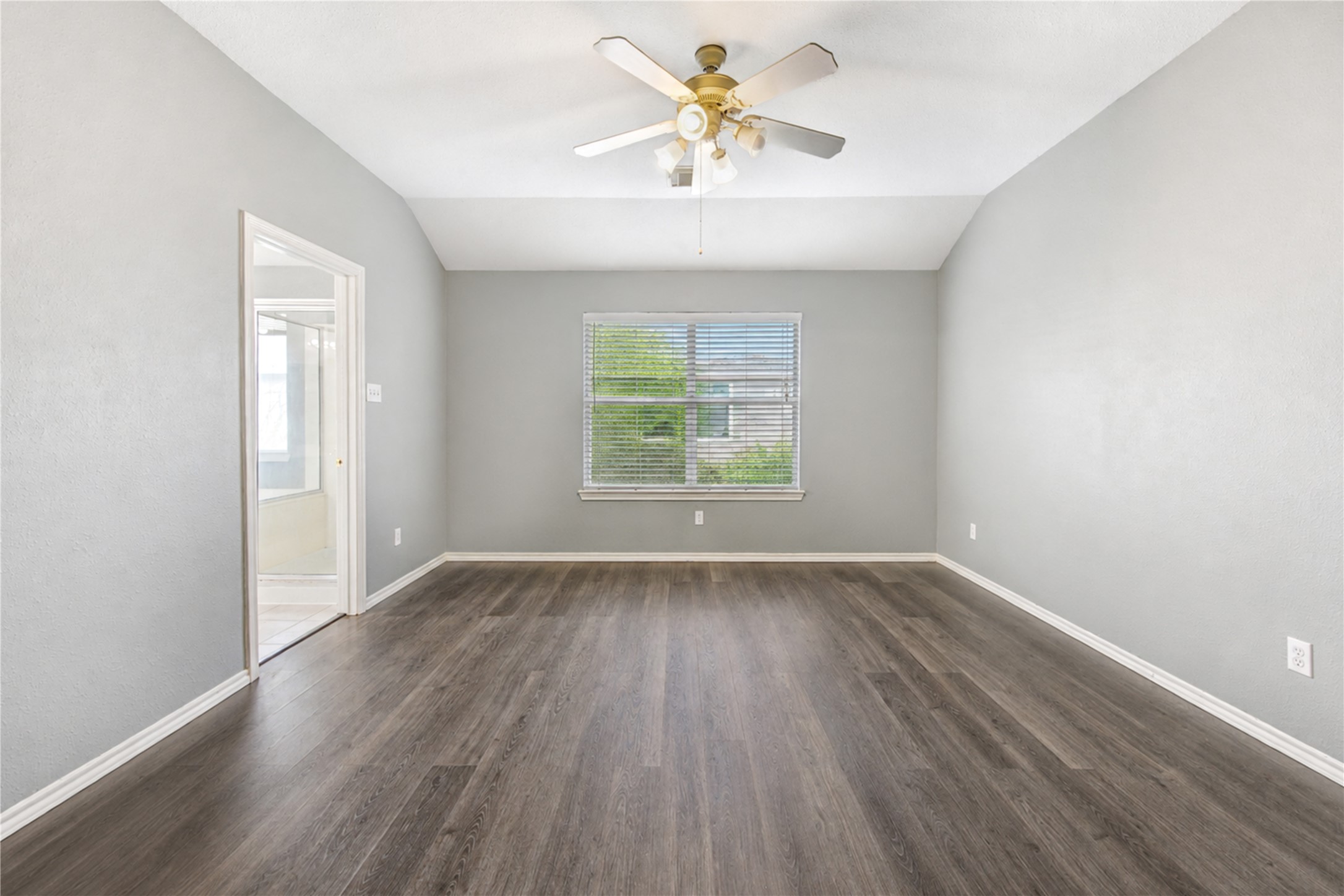 16818 Bellmoor Lane Property Photo 22
