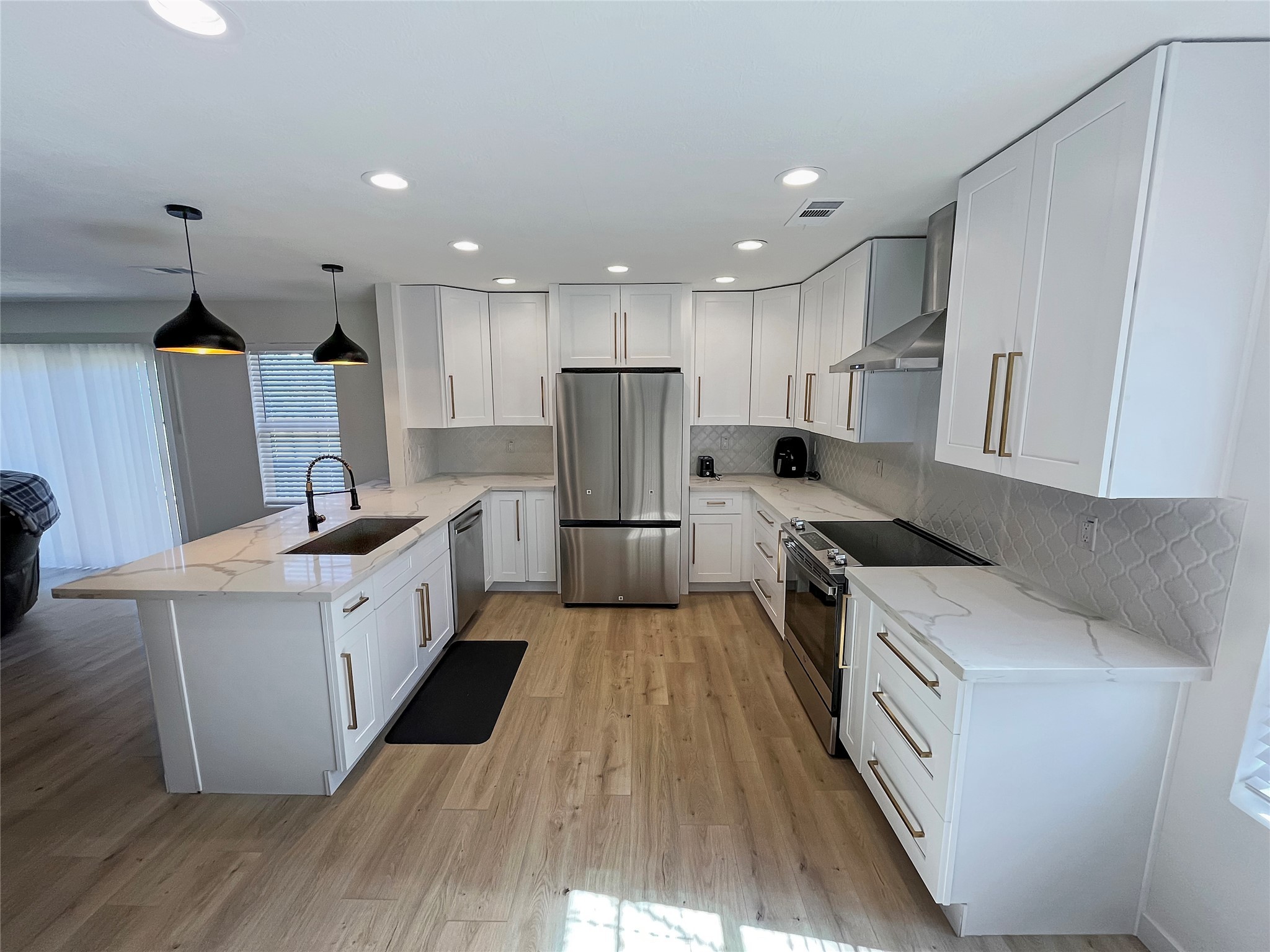 43519 Interstate 10 Property Photo 4