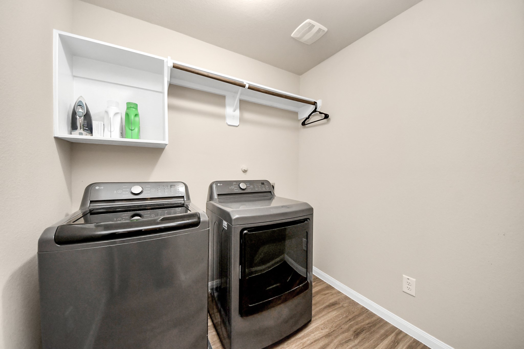 18611 Cooper Ravine Way Property Photo 20