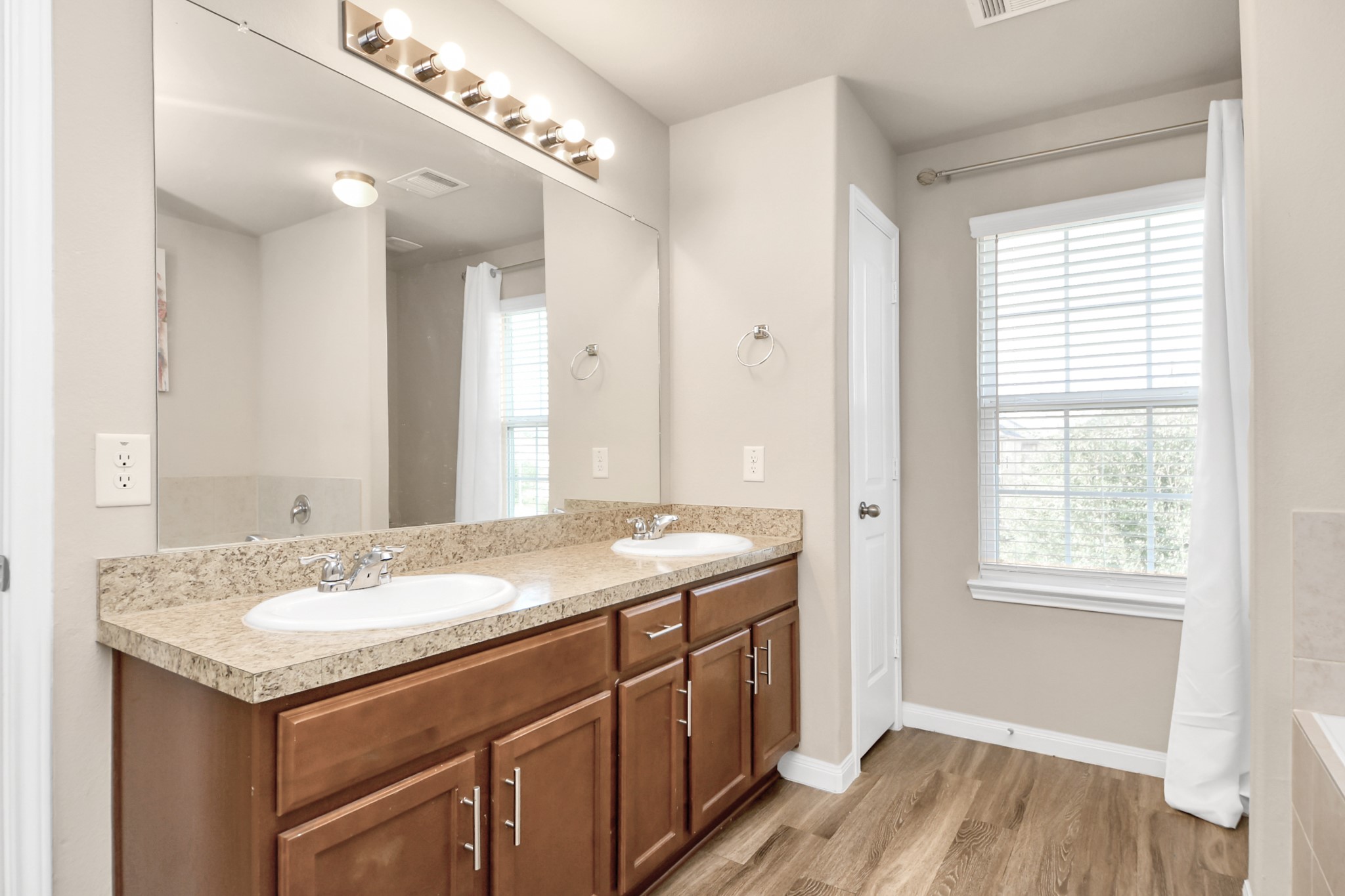 18611 Cooper Ravine Way Property Photo 29