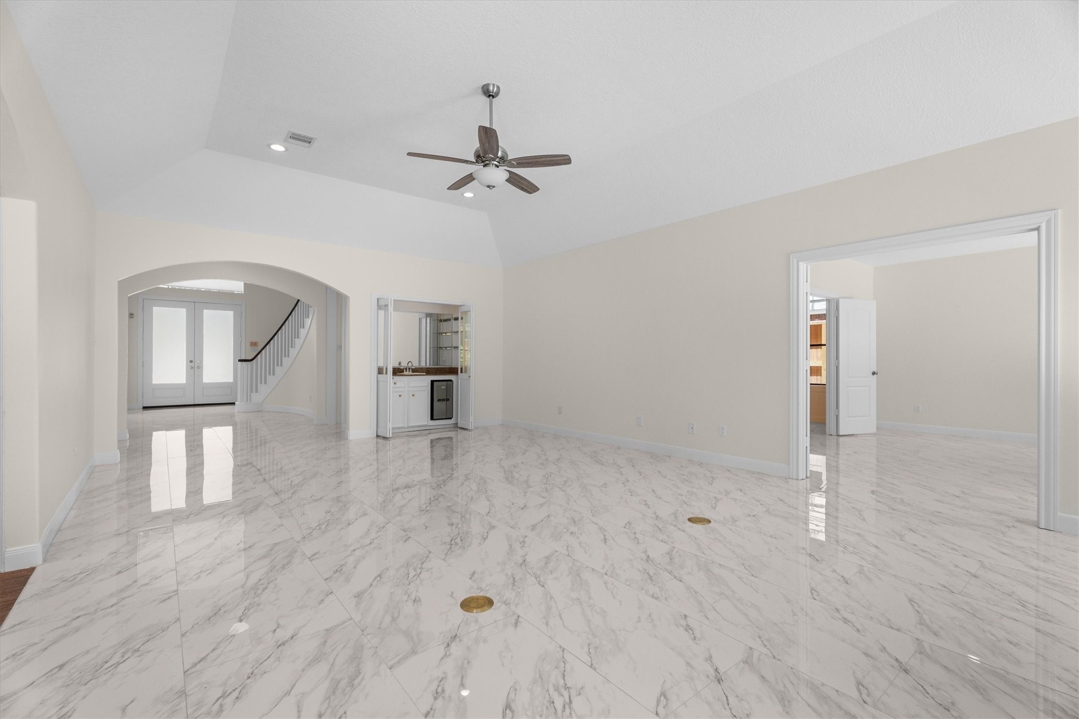 16002 Stewarts Grove Drive Property Photo 9