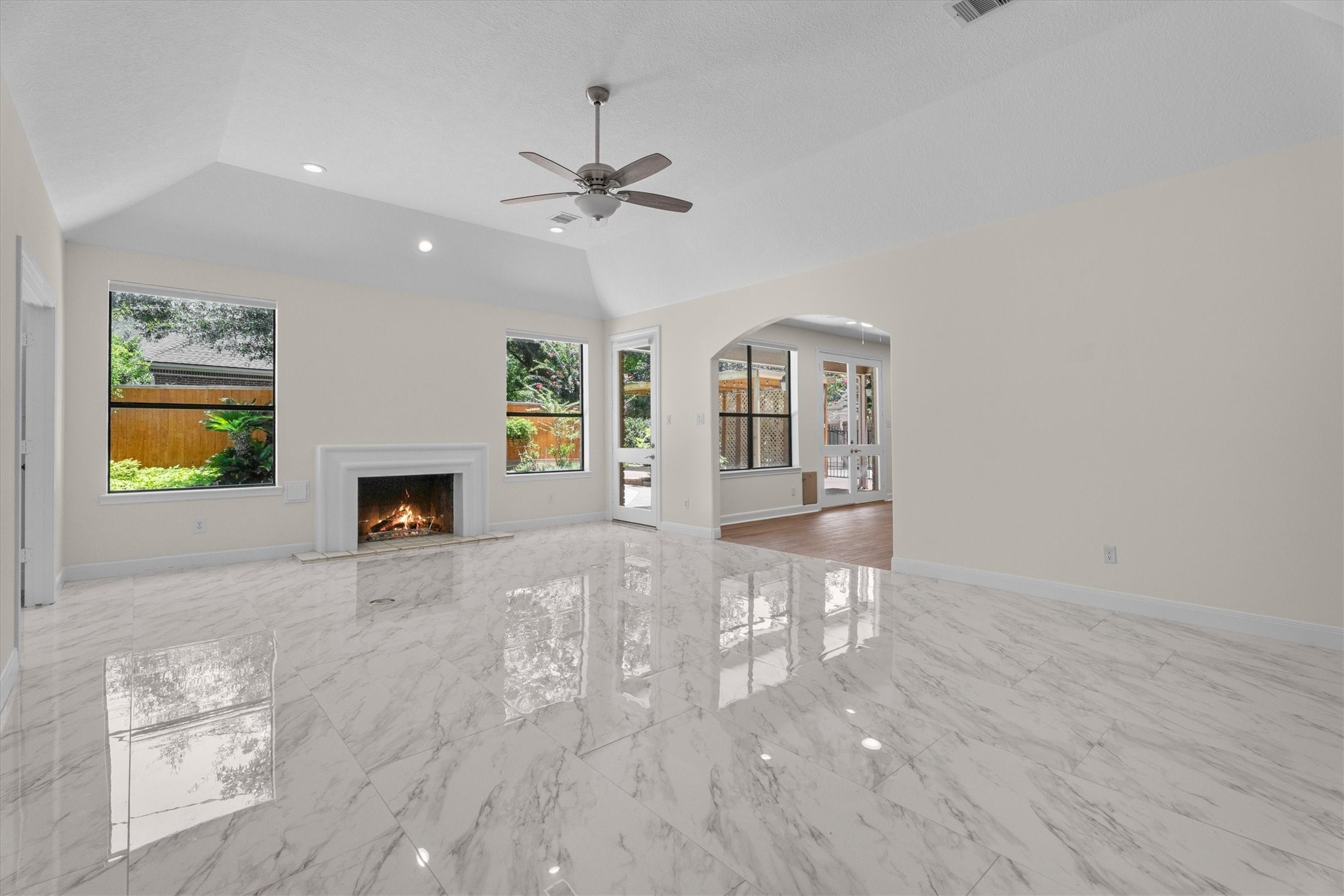 16002 Stewarts Grove Drive Property Photo 11