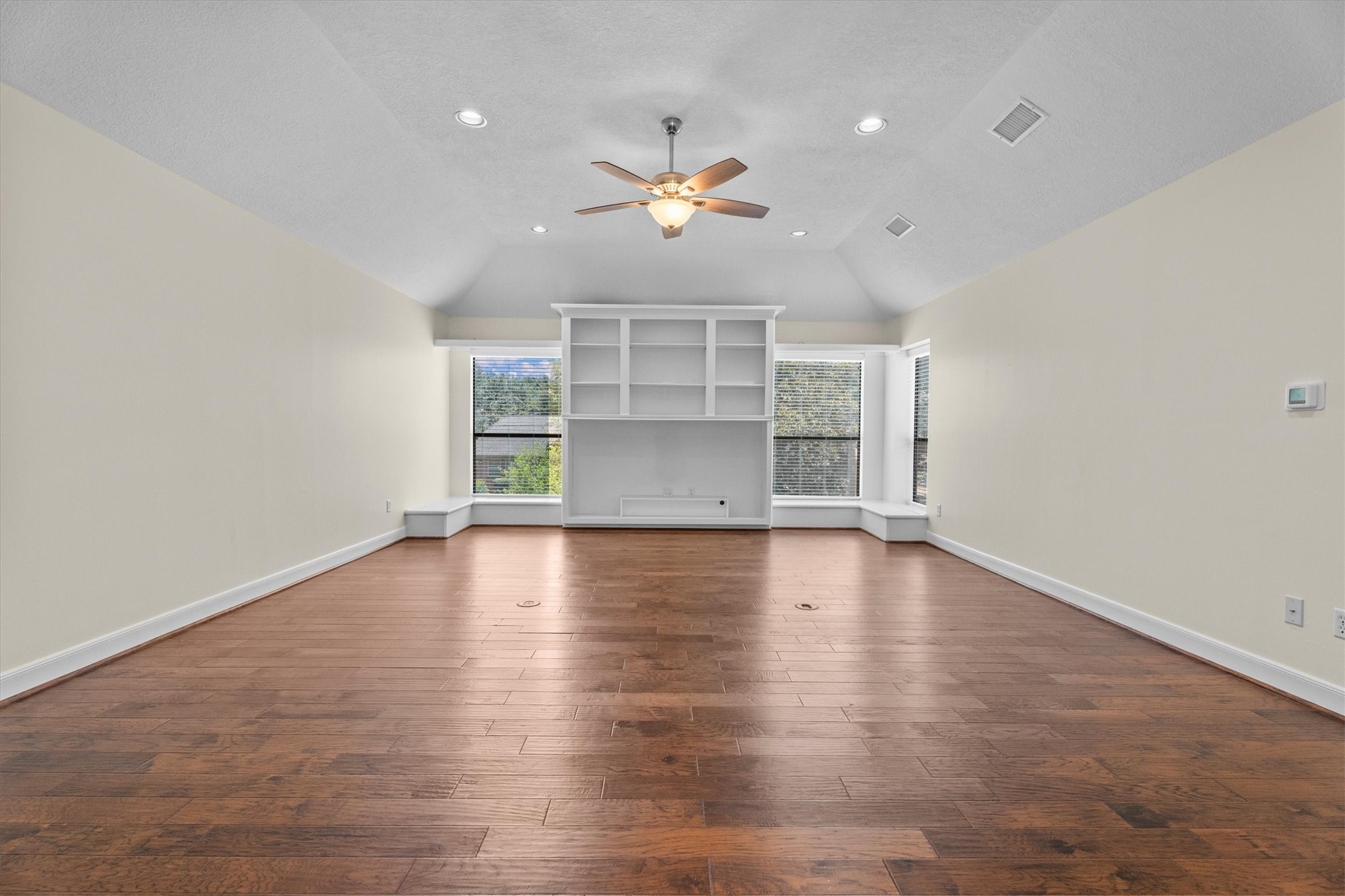 16002 Stewarts Grove Drive Property Photo 28