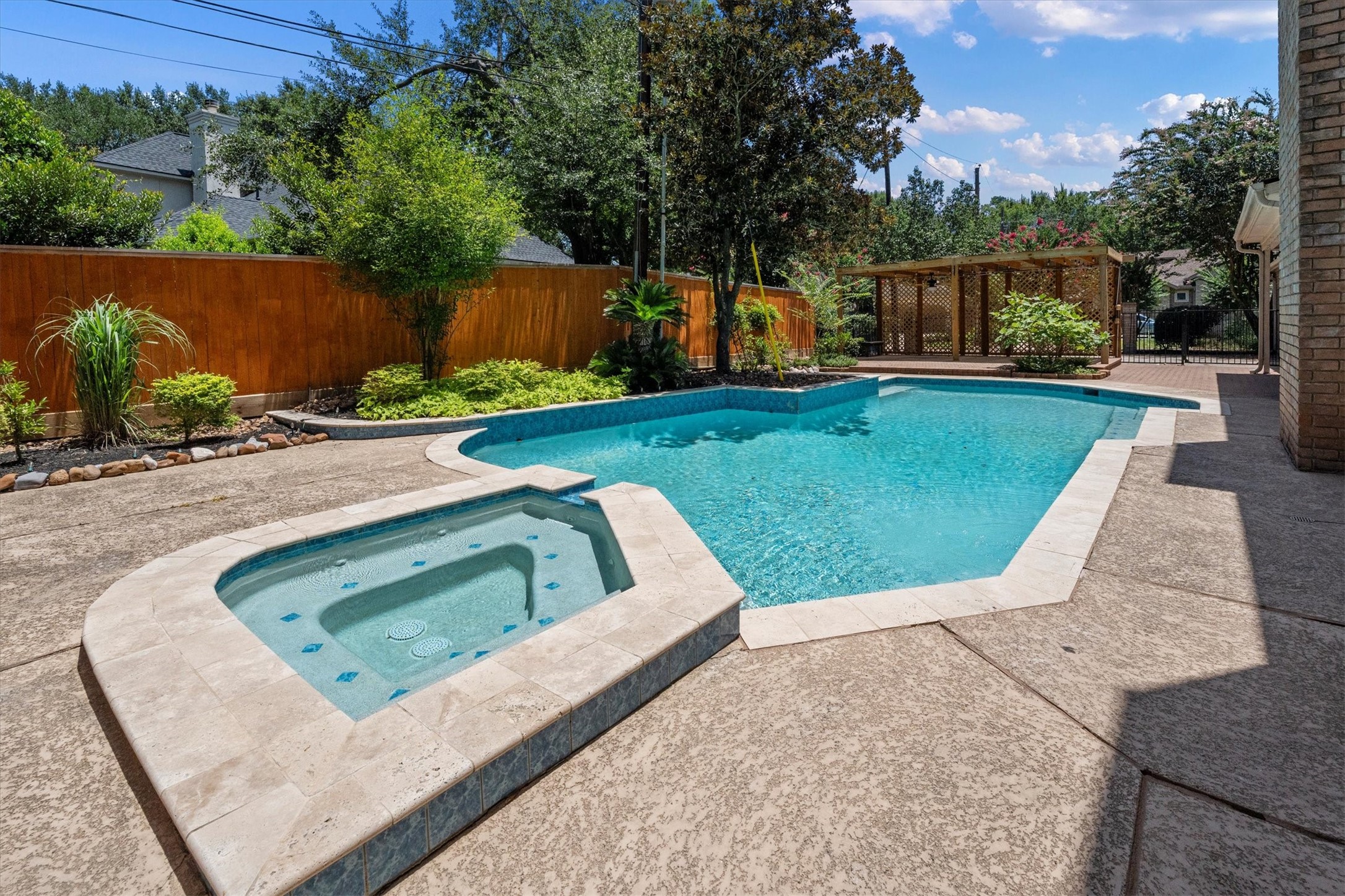 16002 Stewarts Grove Drive Property Photo 42