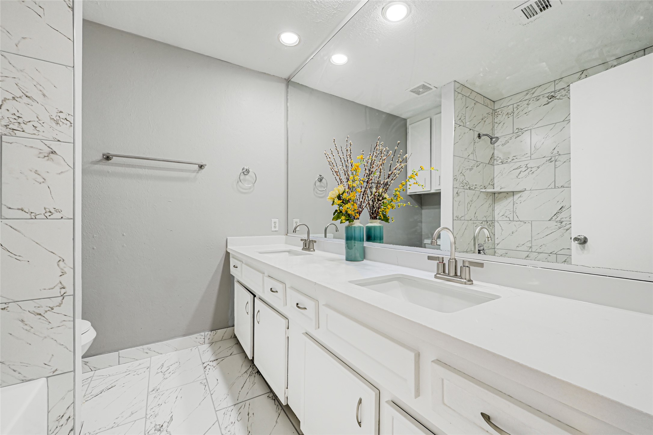 10127 Sagegate Drive Property Photo 12
