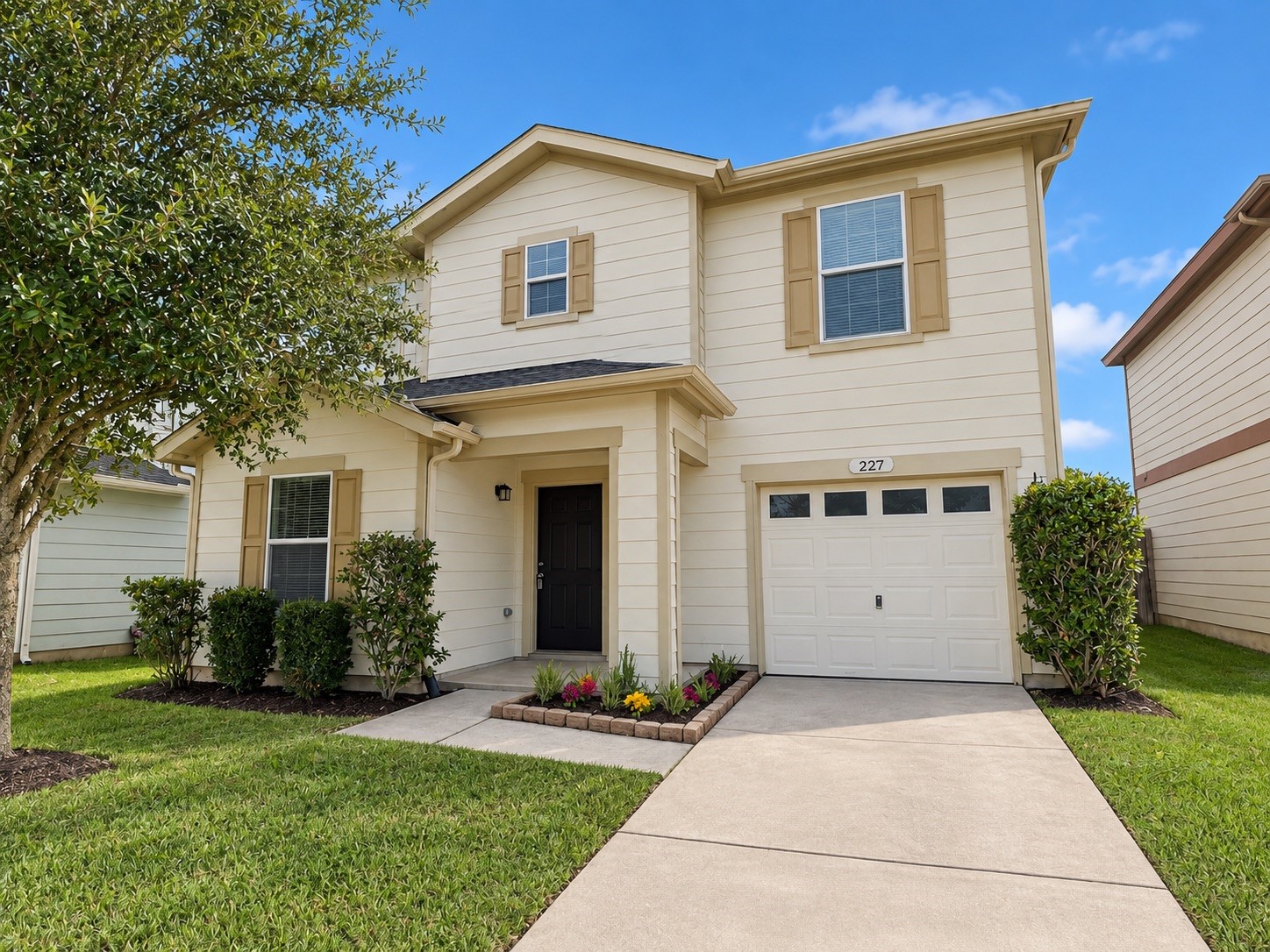 227 Silky Leaf Drive Property Photo 1
