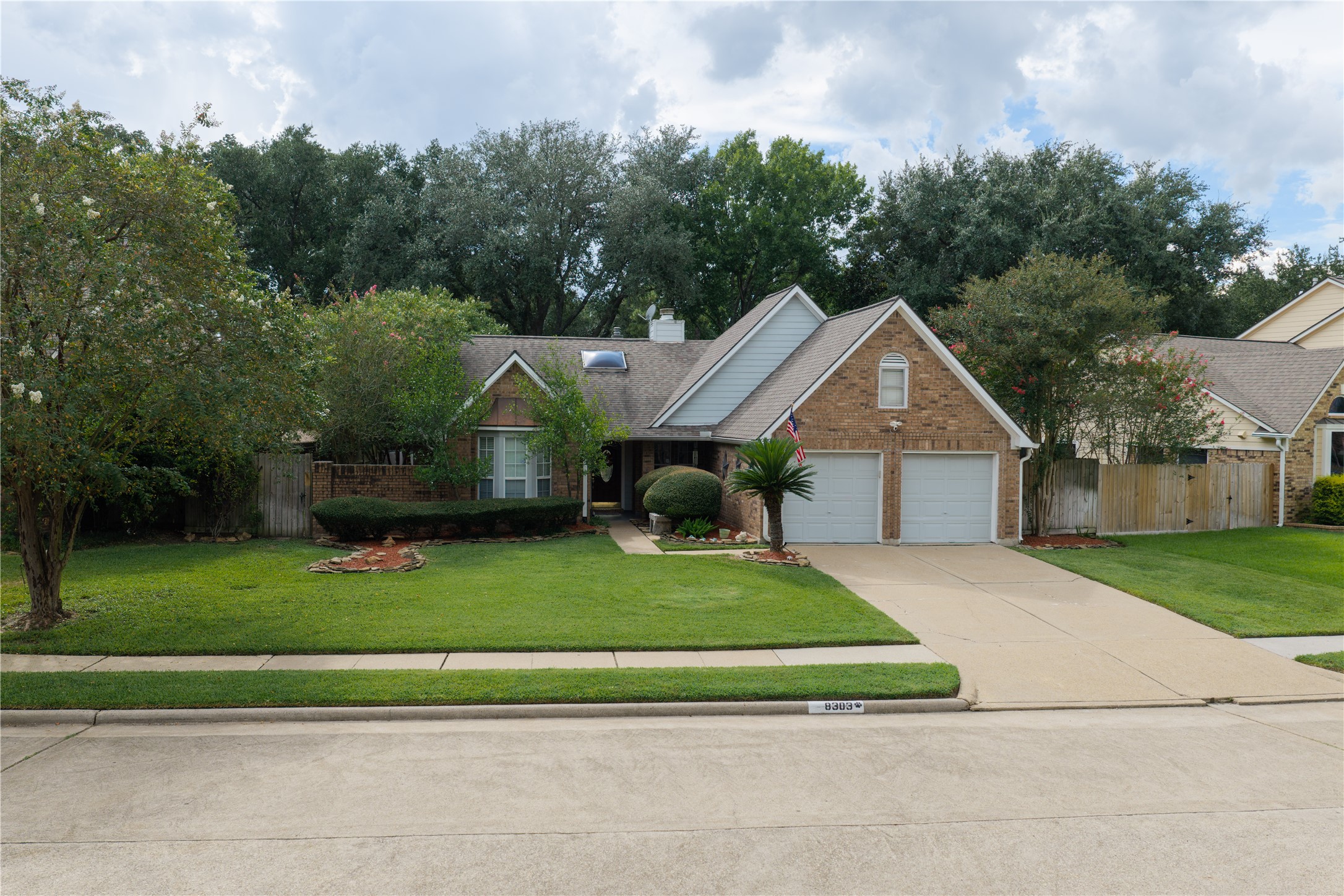 8303 Plum Lake Drive Property Photo 2