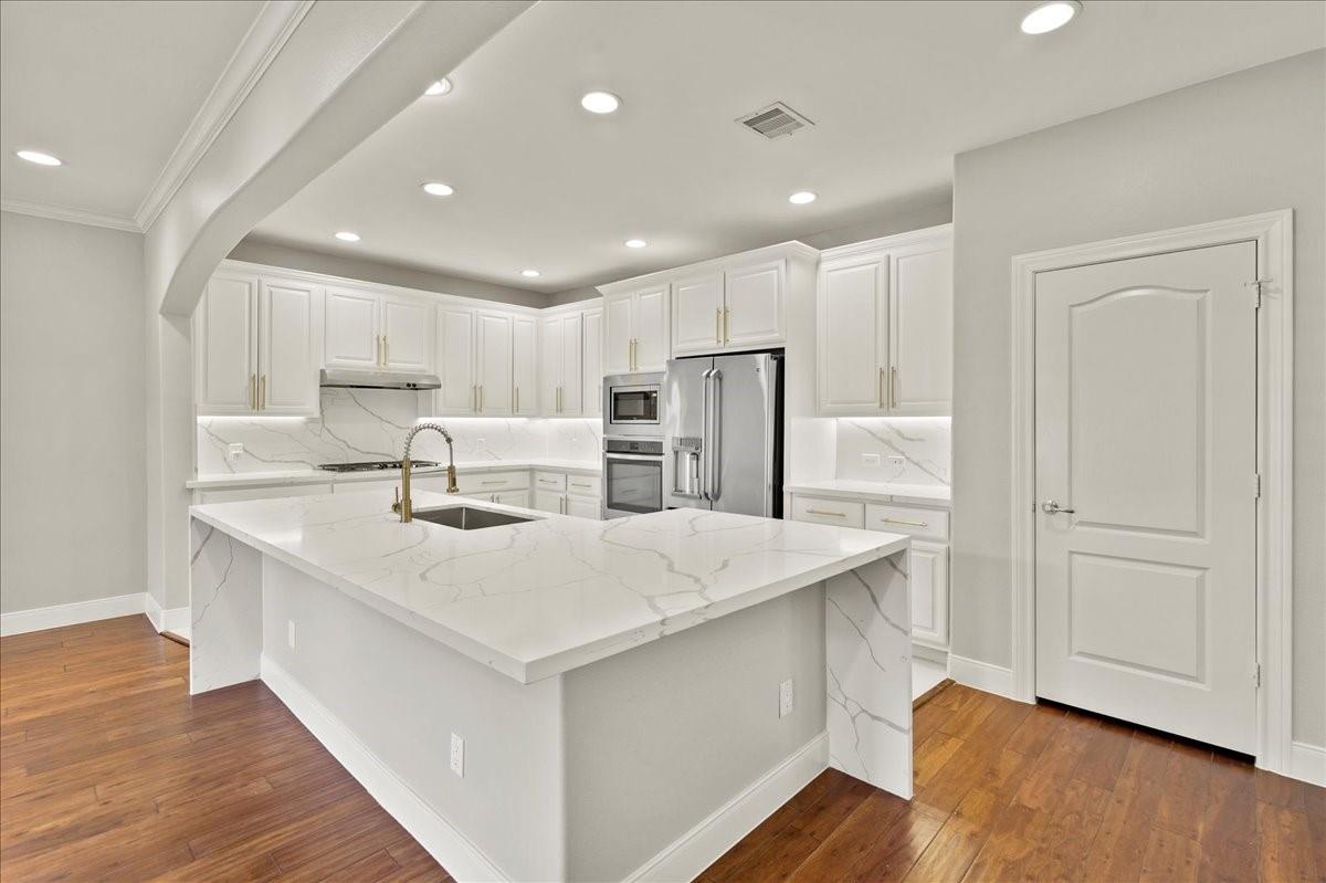 1518 Bingham Street # B, Houston TX 77007 Property Photo 1