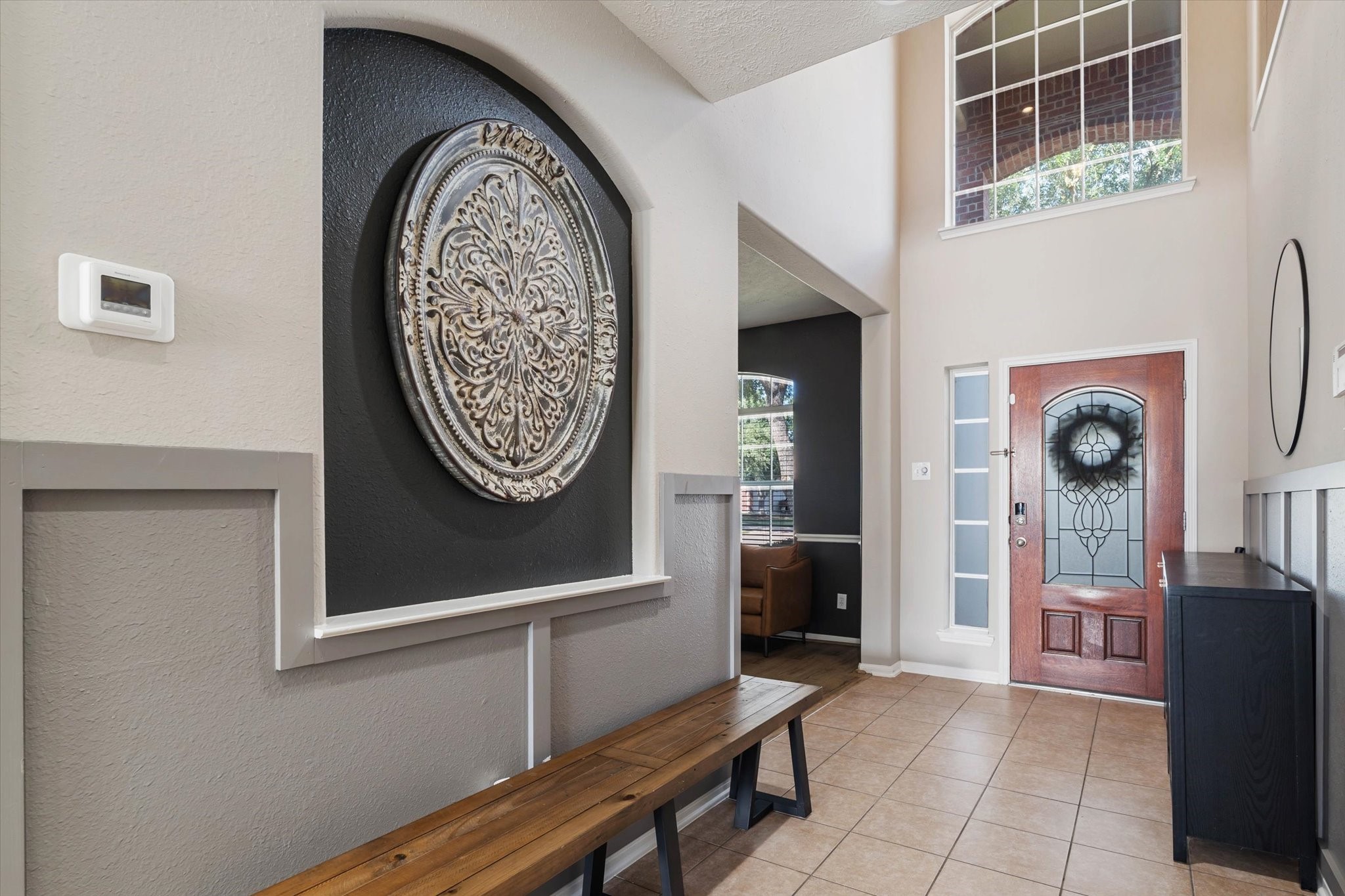 2102 Crestwind Court Property Photo 3