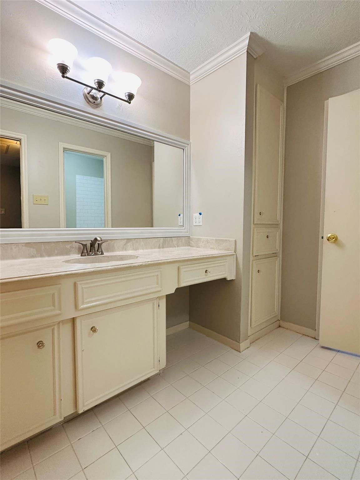 15111 Yorkpoint Drive Property Photo 5