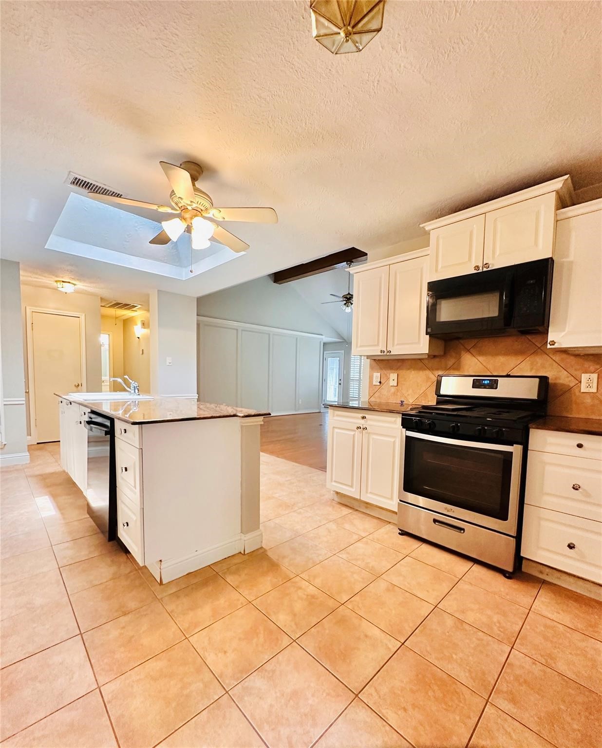 15111 Yorkpoint Drive Property Photo 6