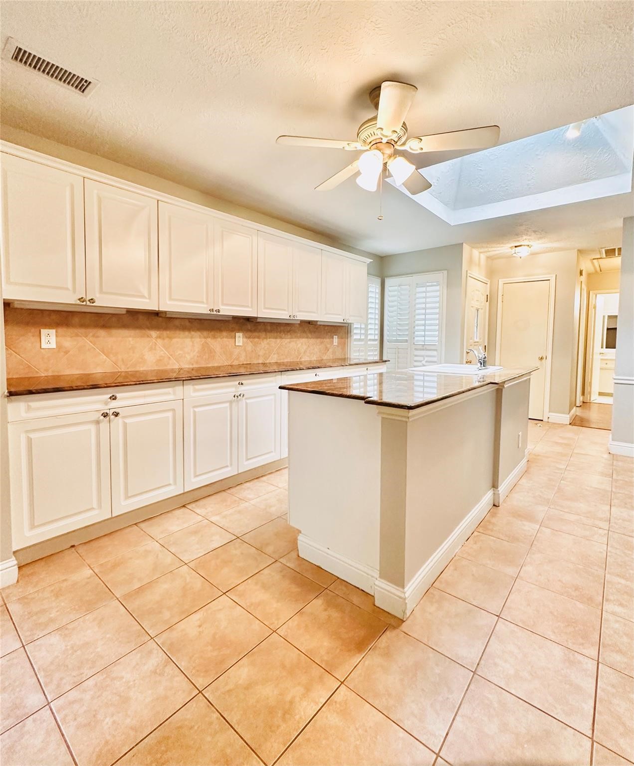 15111 Yorkpoint Drive Property Photo 7