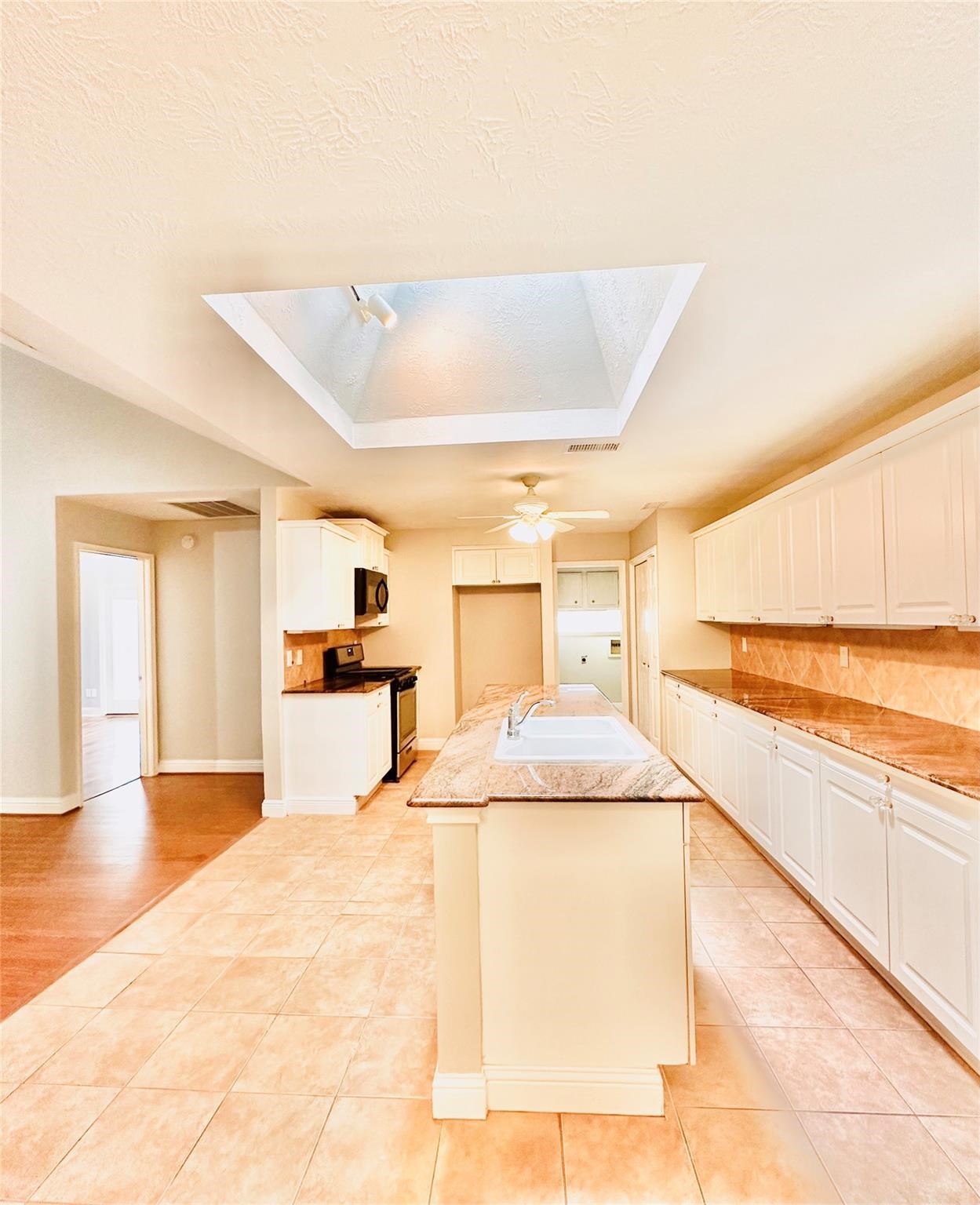 15111 Yorkpoint Drive Property Photo 8