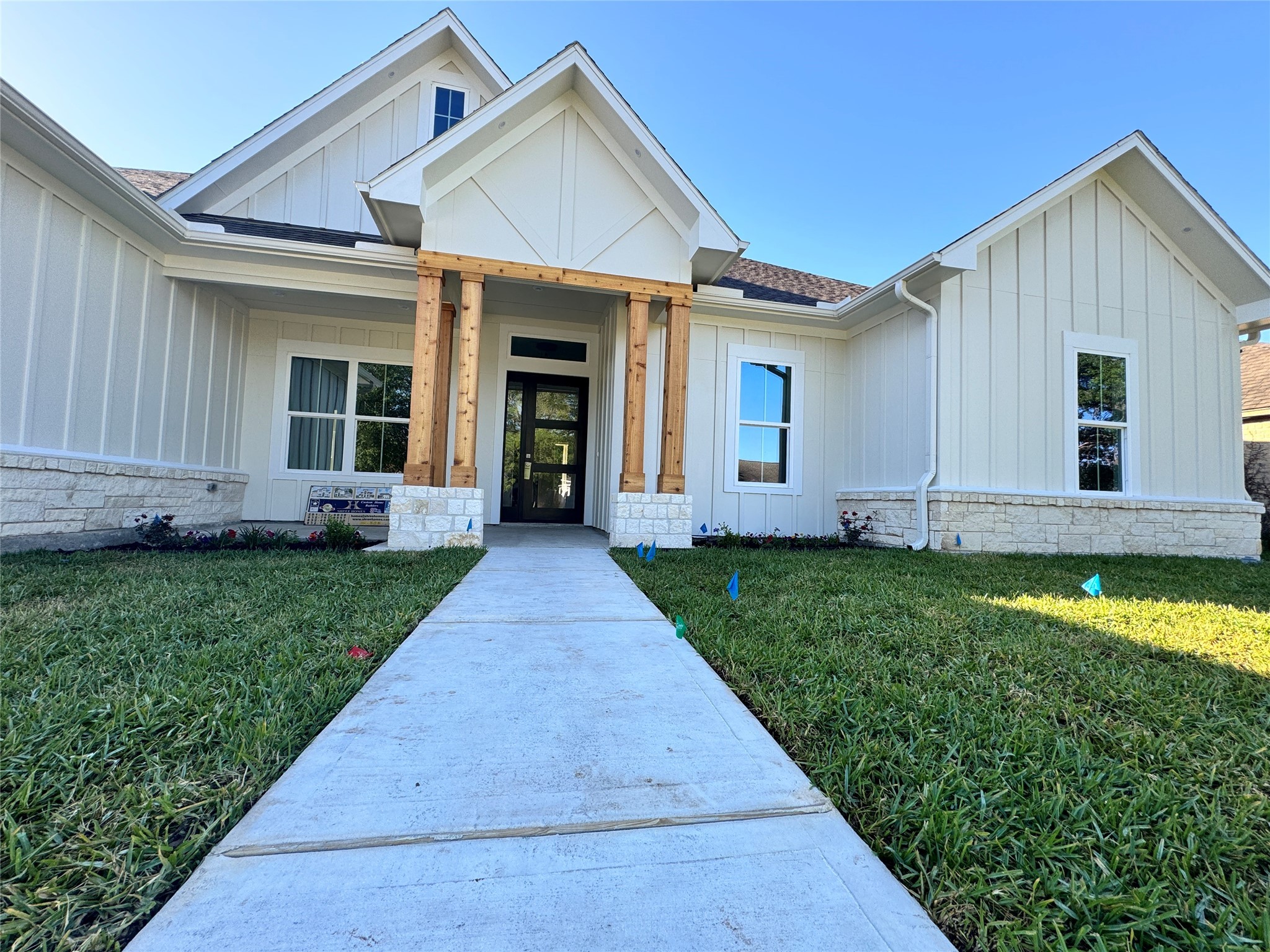 2019 Point Clear Court Property Photo 4