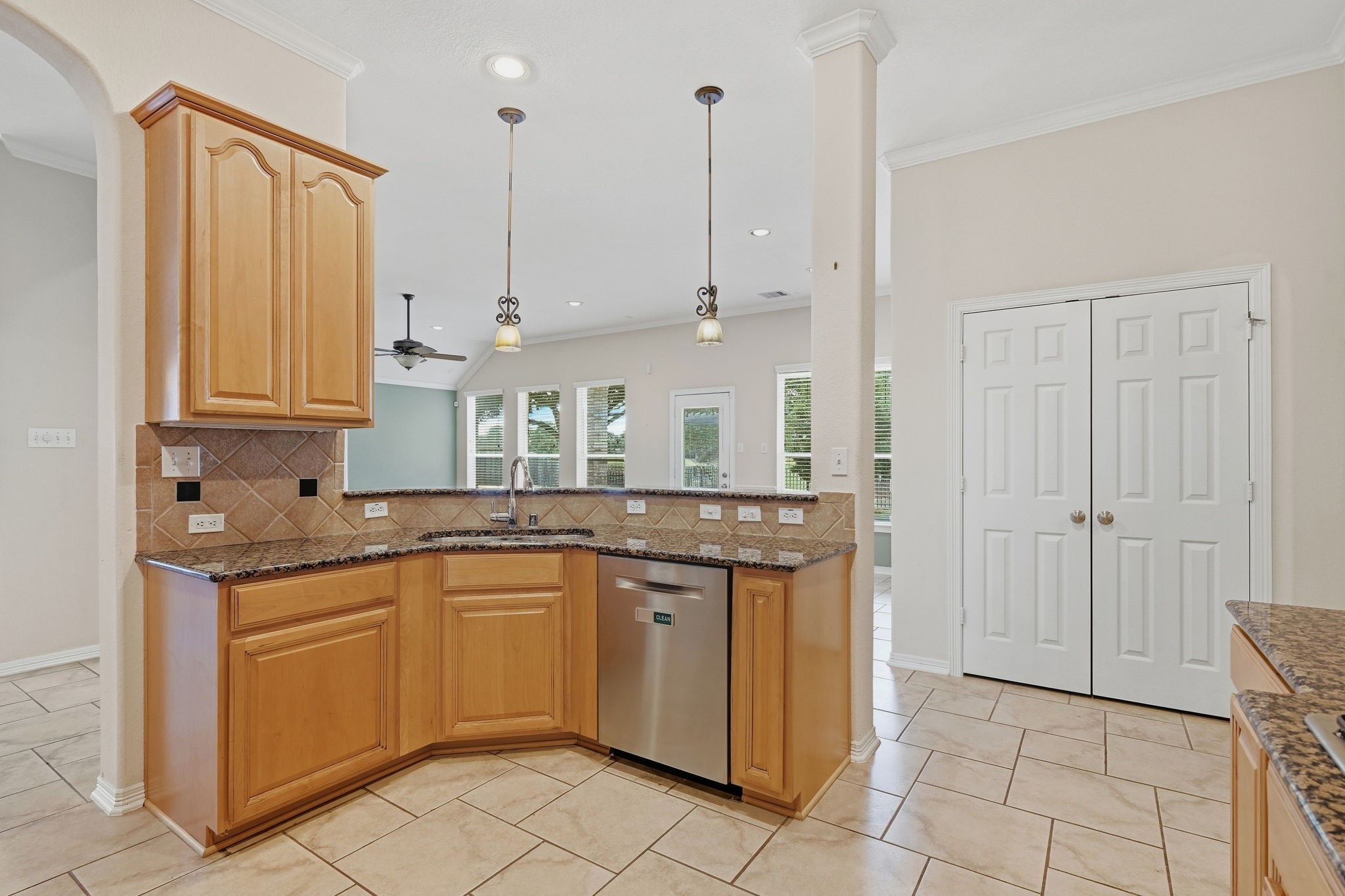 1126 Chelshurst Way Property Photo 15