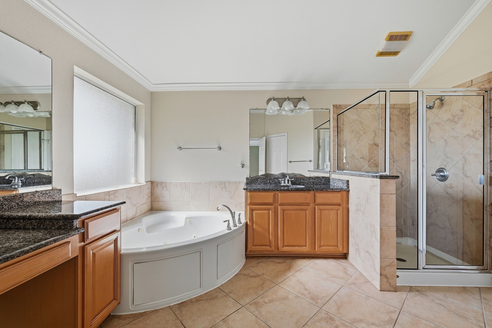 1126 Chelshurst Way Property Photo 21