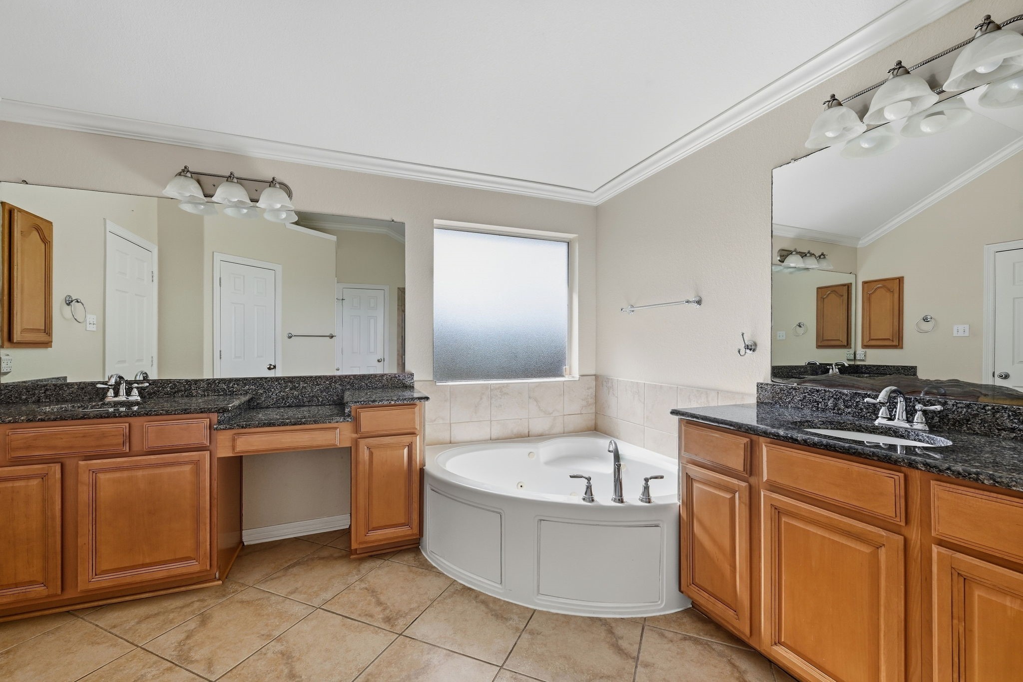 1126 Chelshurst Way Property Photo 24