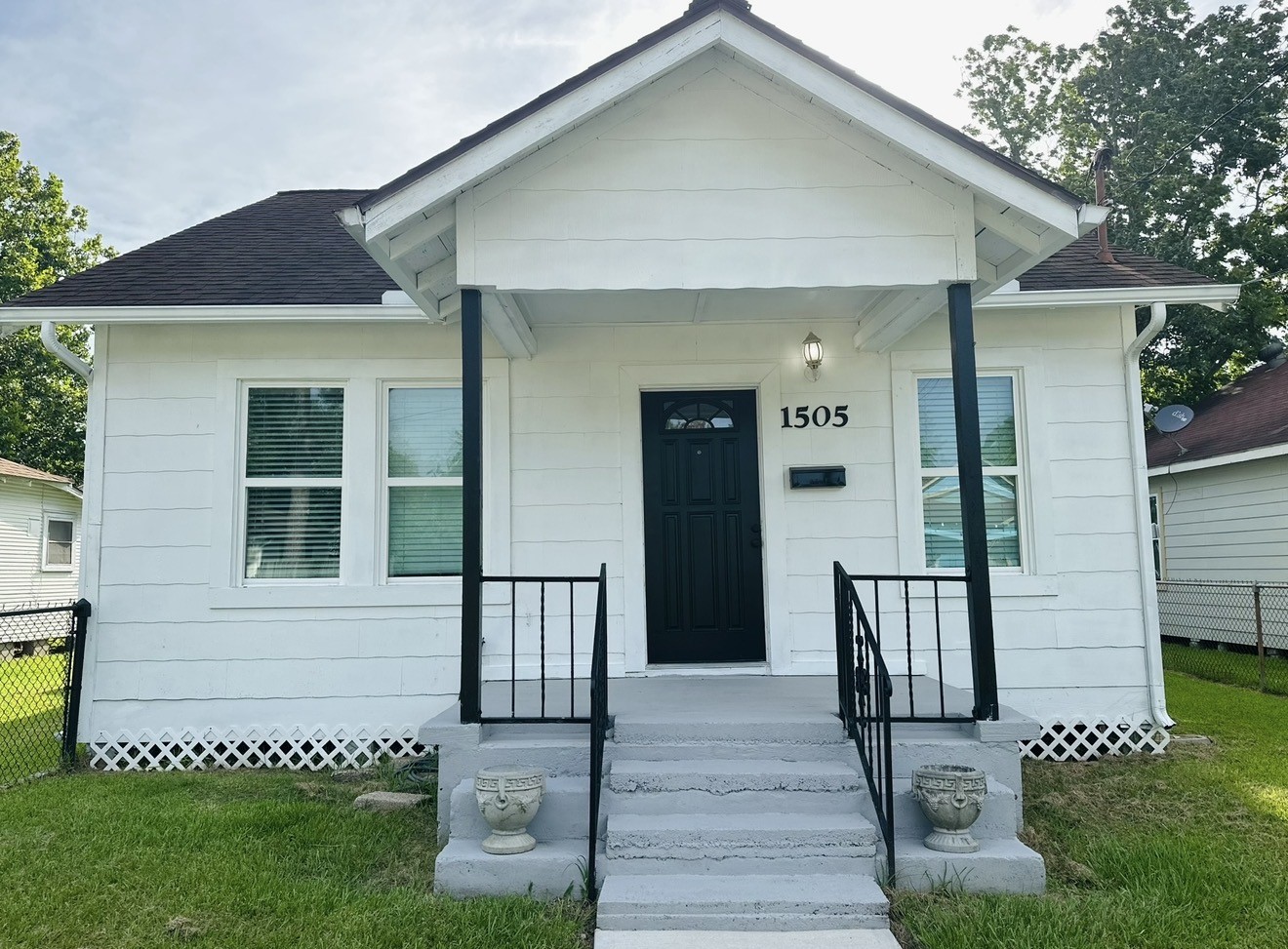 1505 Yupon Street Property Photo 1