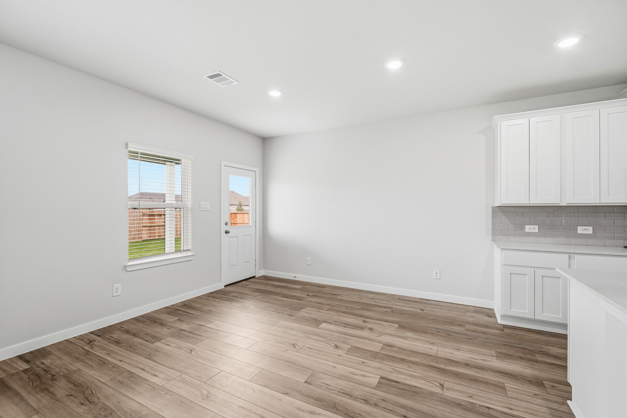 11007 Youngquist Drive Property Photo 4