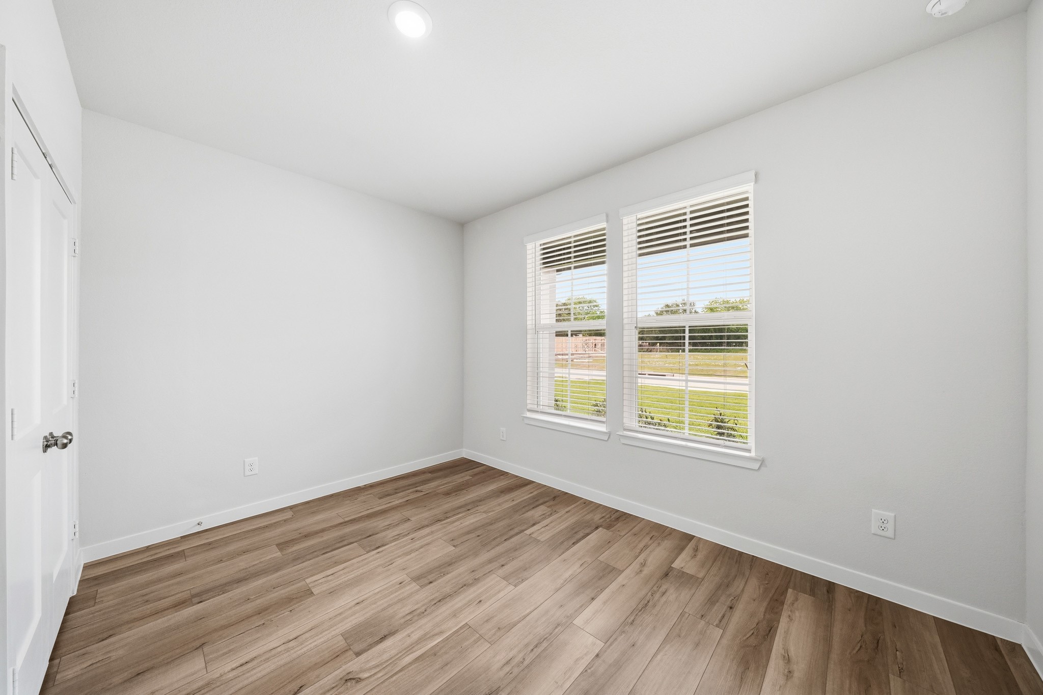 11007 Youngquist Drive Property Photo 7