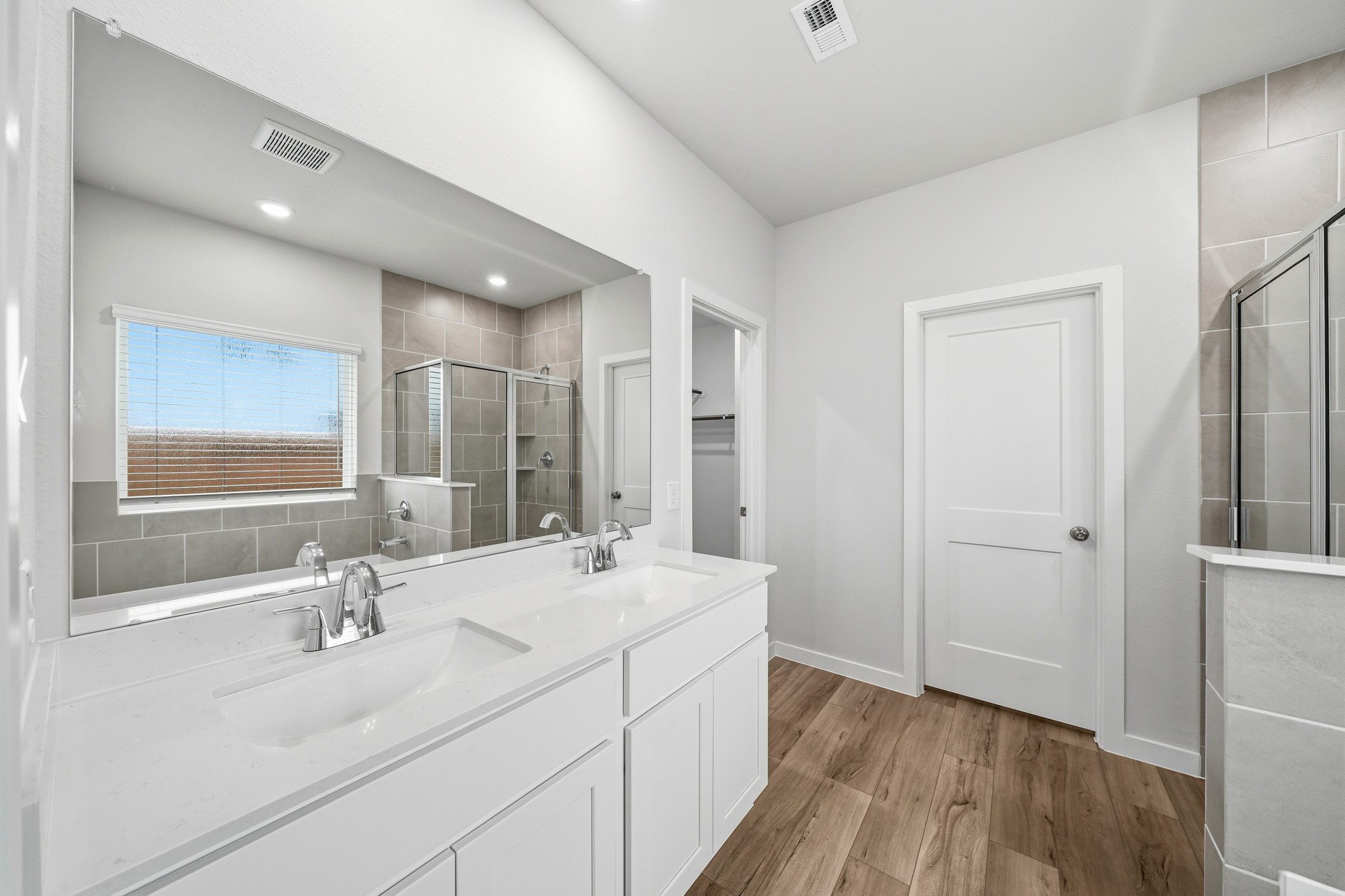 11007 Youngquist Drive Property Photo 8