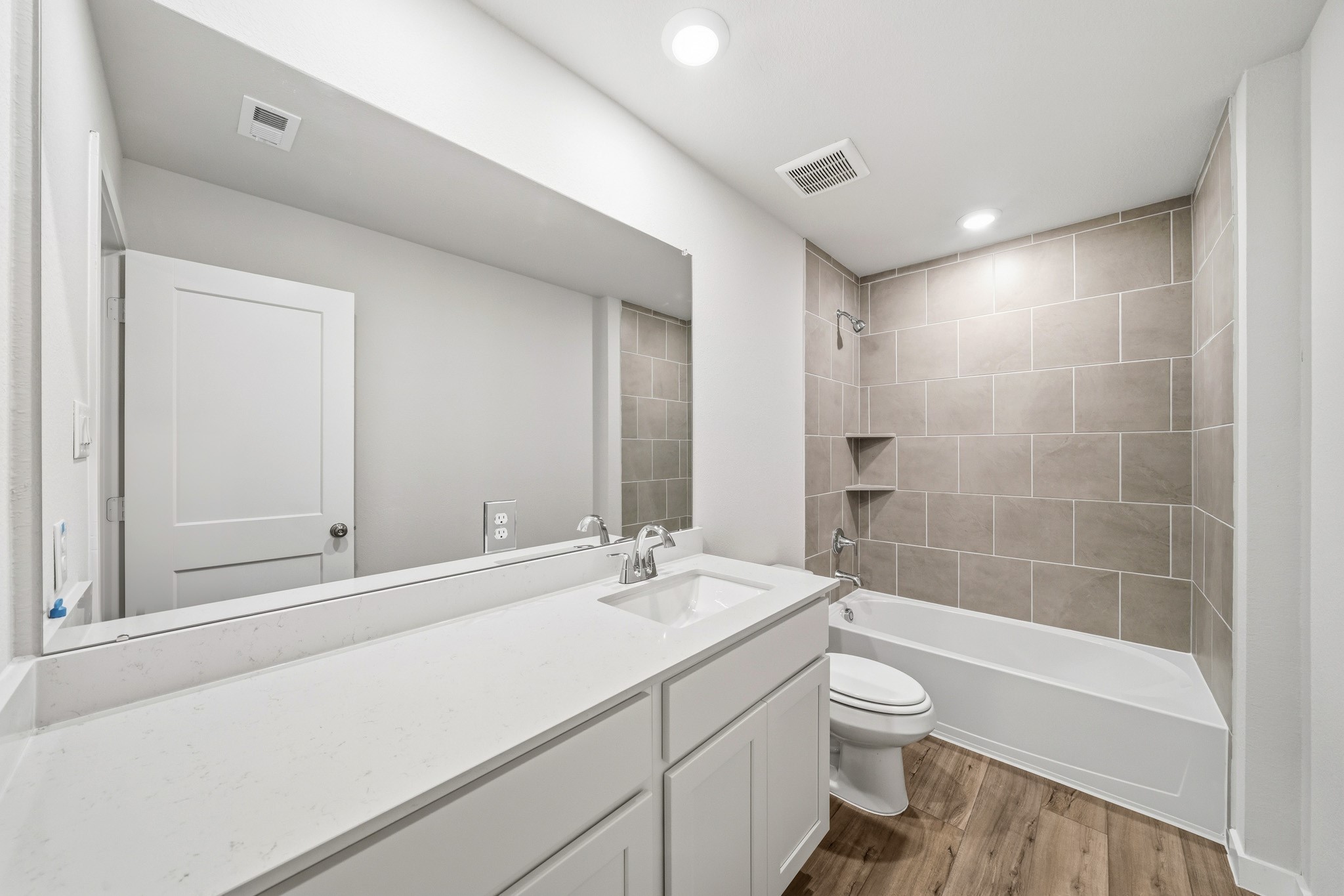11007 Youngquist Drive Property Photo 10