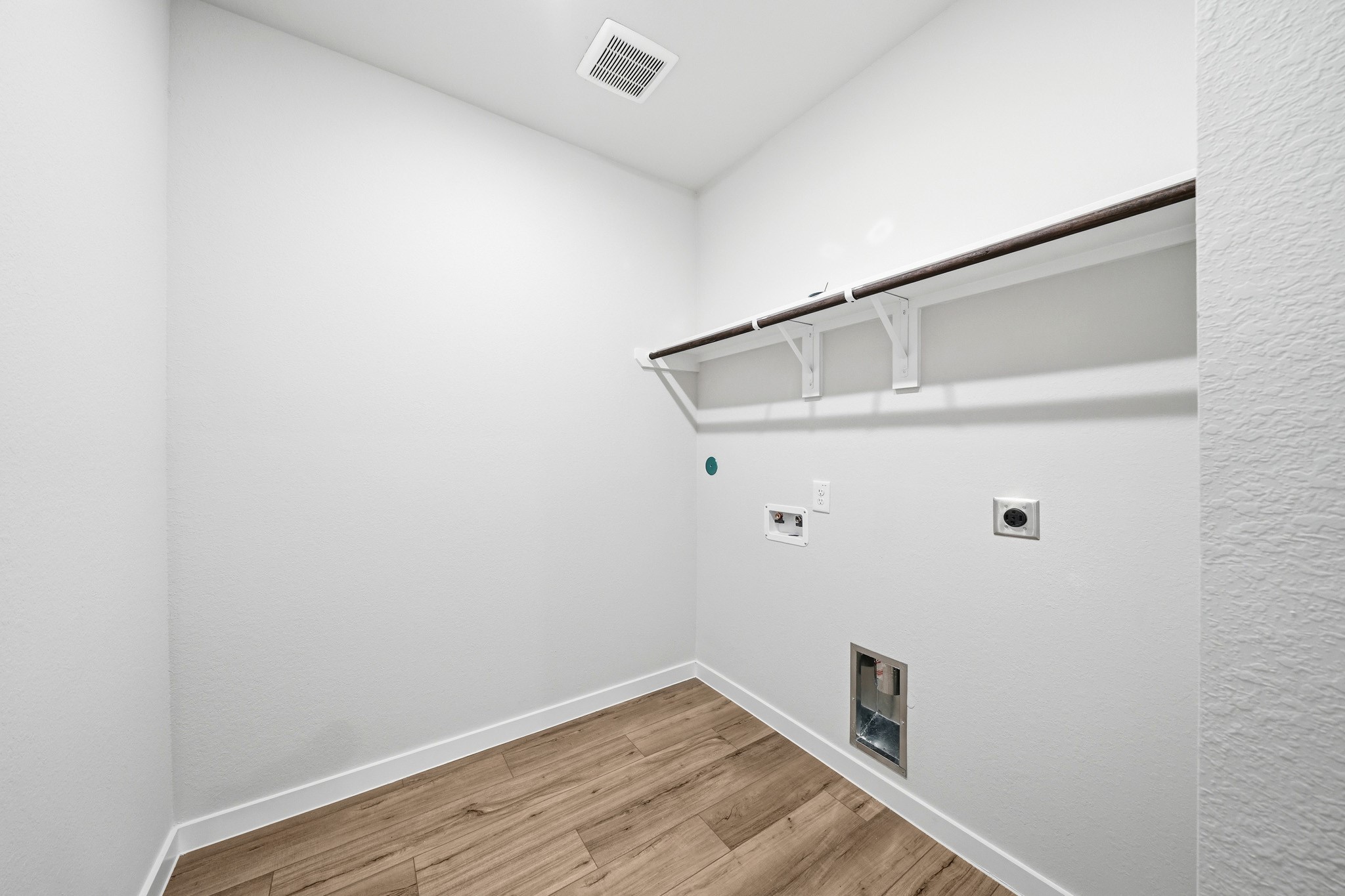 11007 Youngquist Drive Property Photo 17