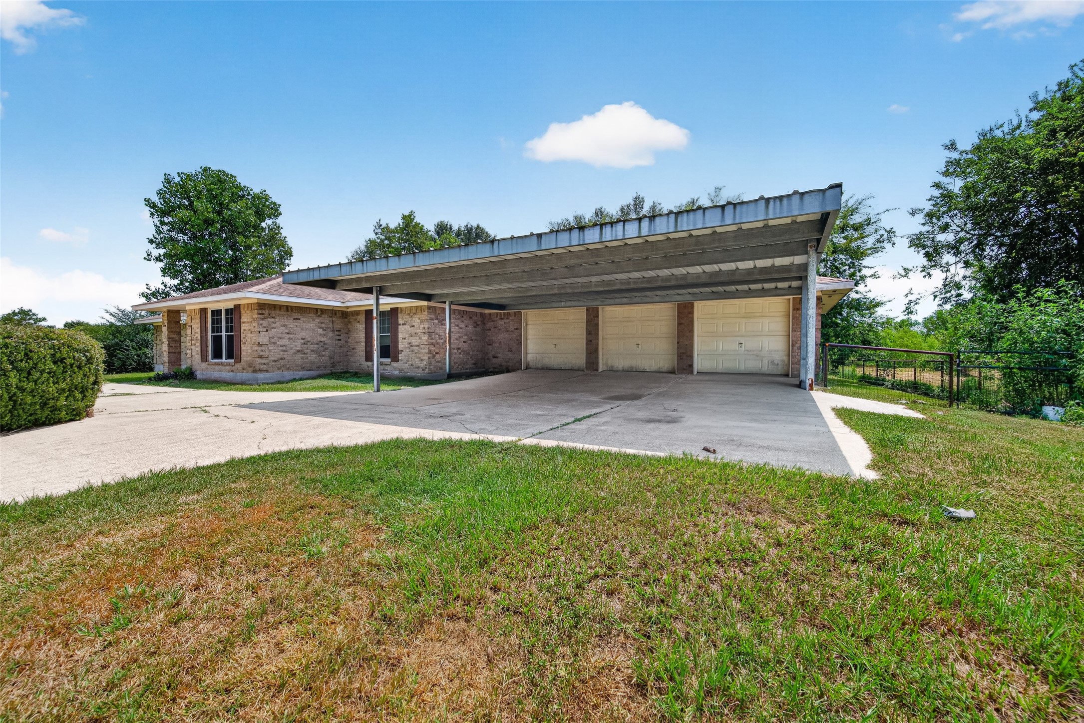 12915 33rd 1/2 Street Property Photo 5