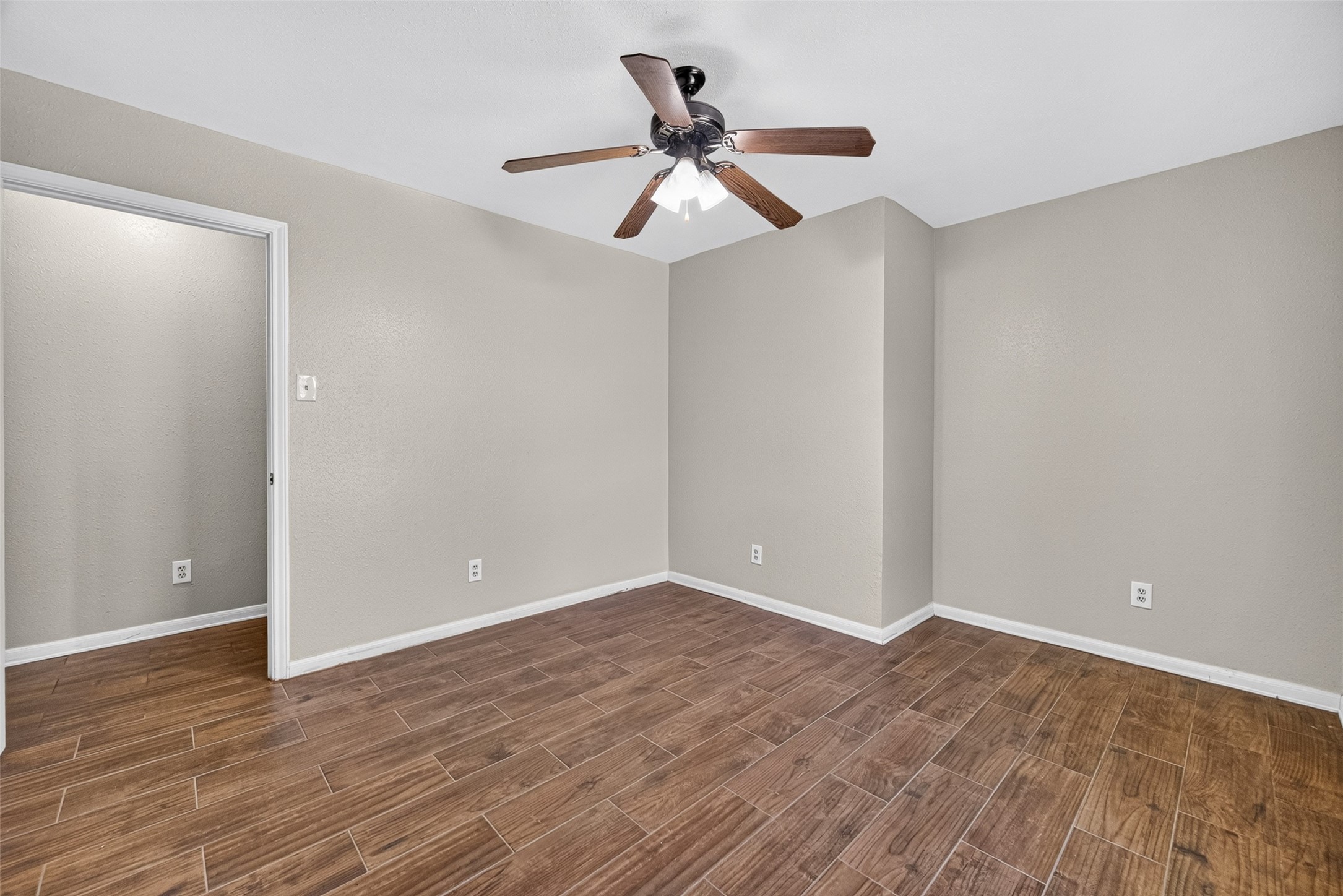 12915 33rd 1/2 Street Property Photo 33
