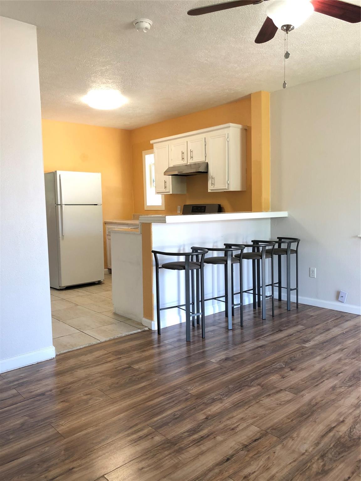 703 N Avenue B Property Photo 2